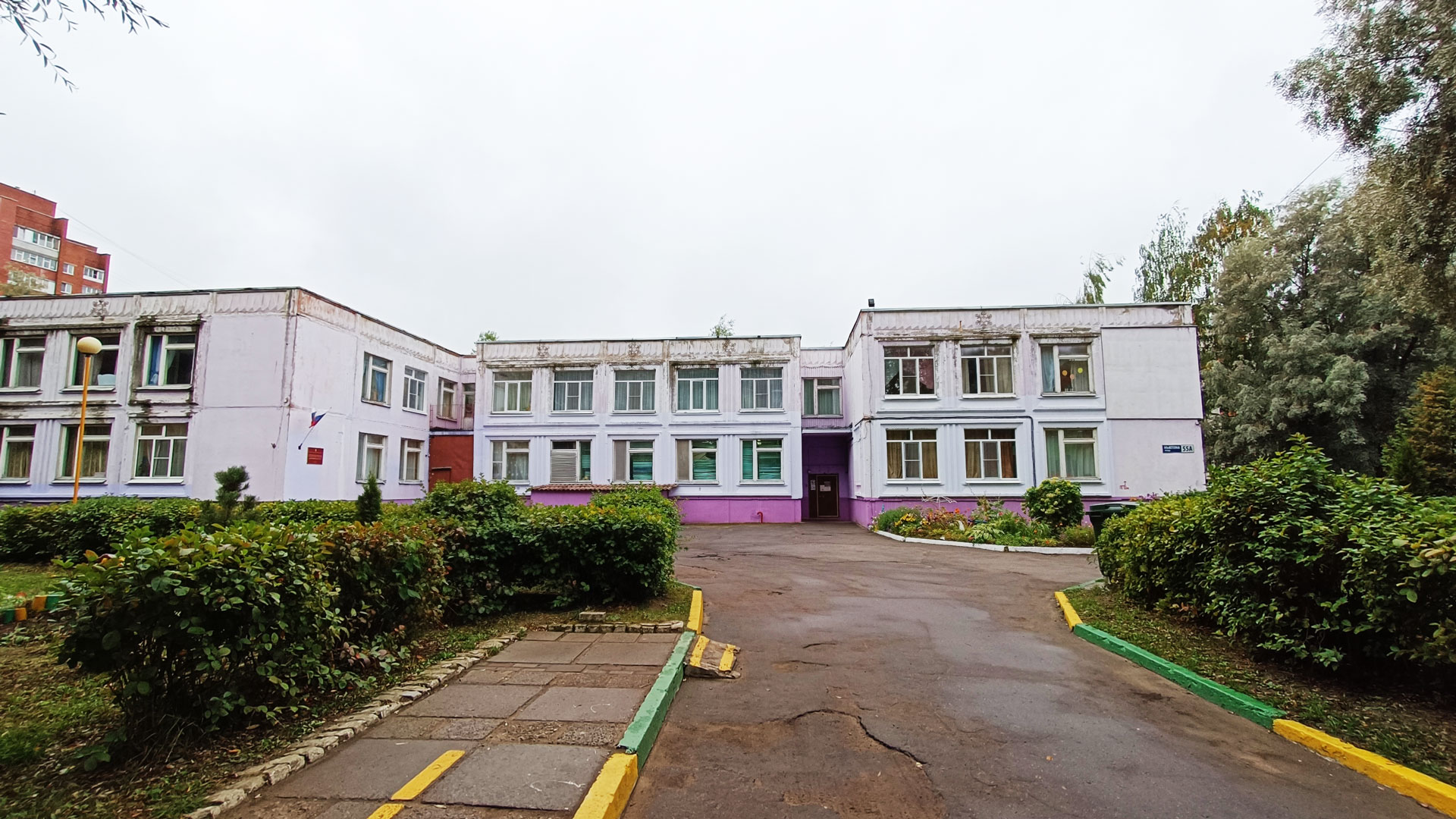 Детский сад 167 Ярославль: главный вход в здание садика.