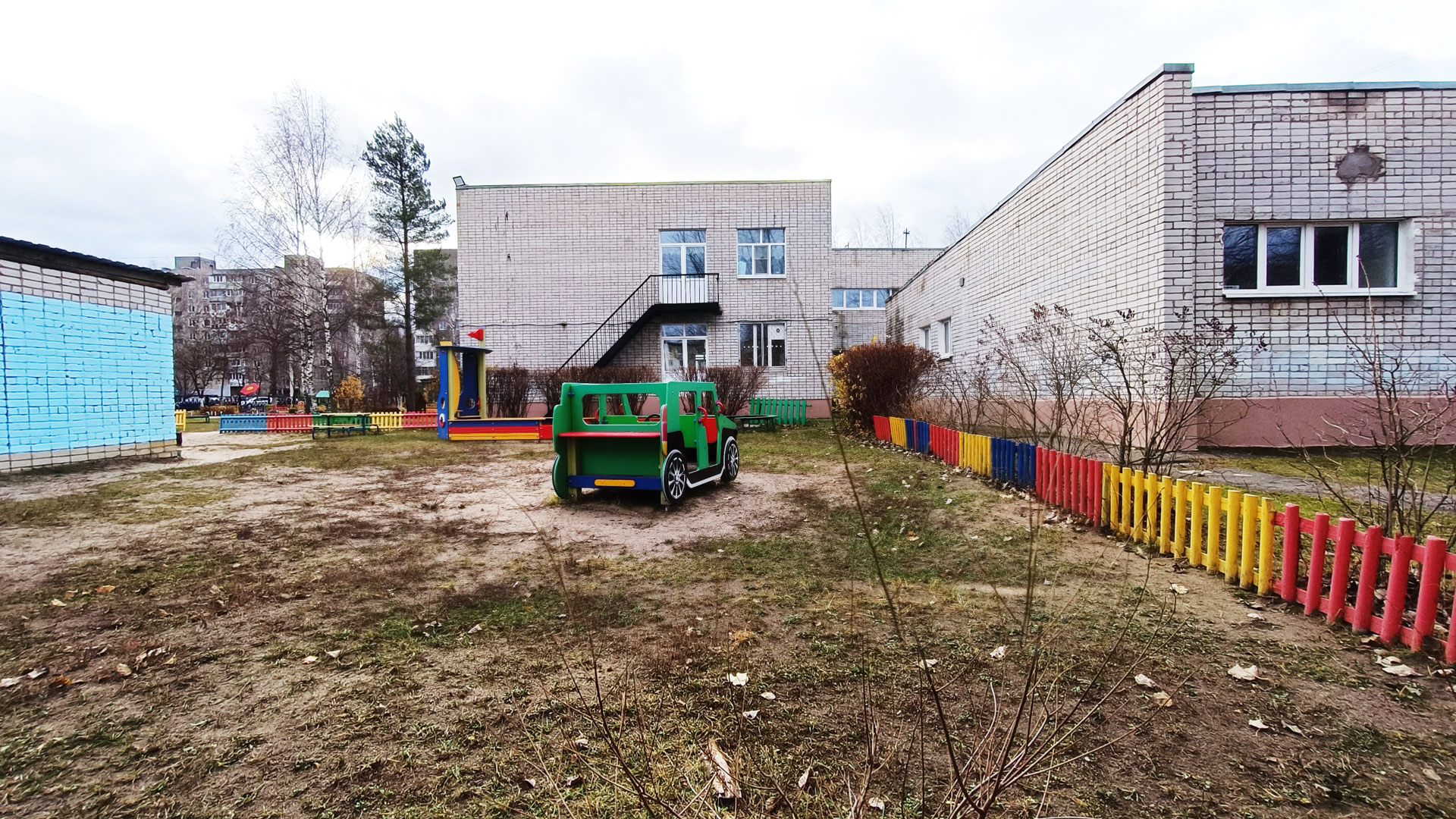 Детский сад 97 Ярославль: прогулочная площадка (Красноборская, 21а).