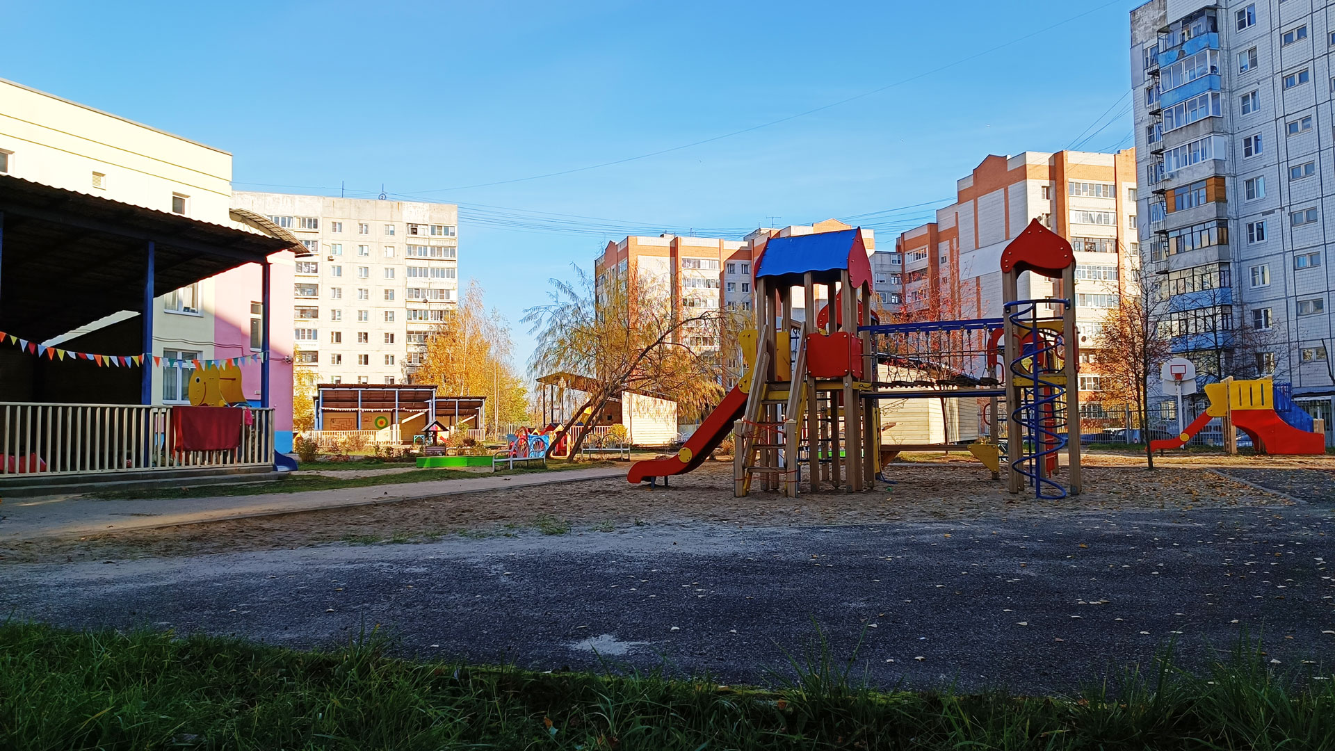 Детский сад 228 Ярославль: спортивно-игровая площадка.