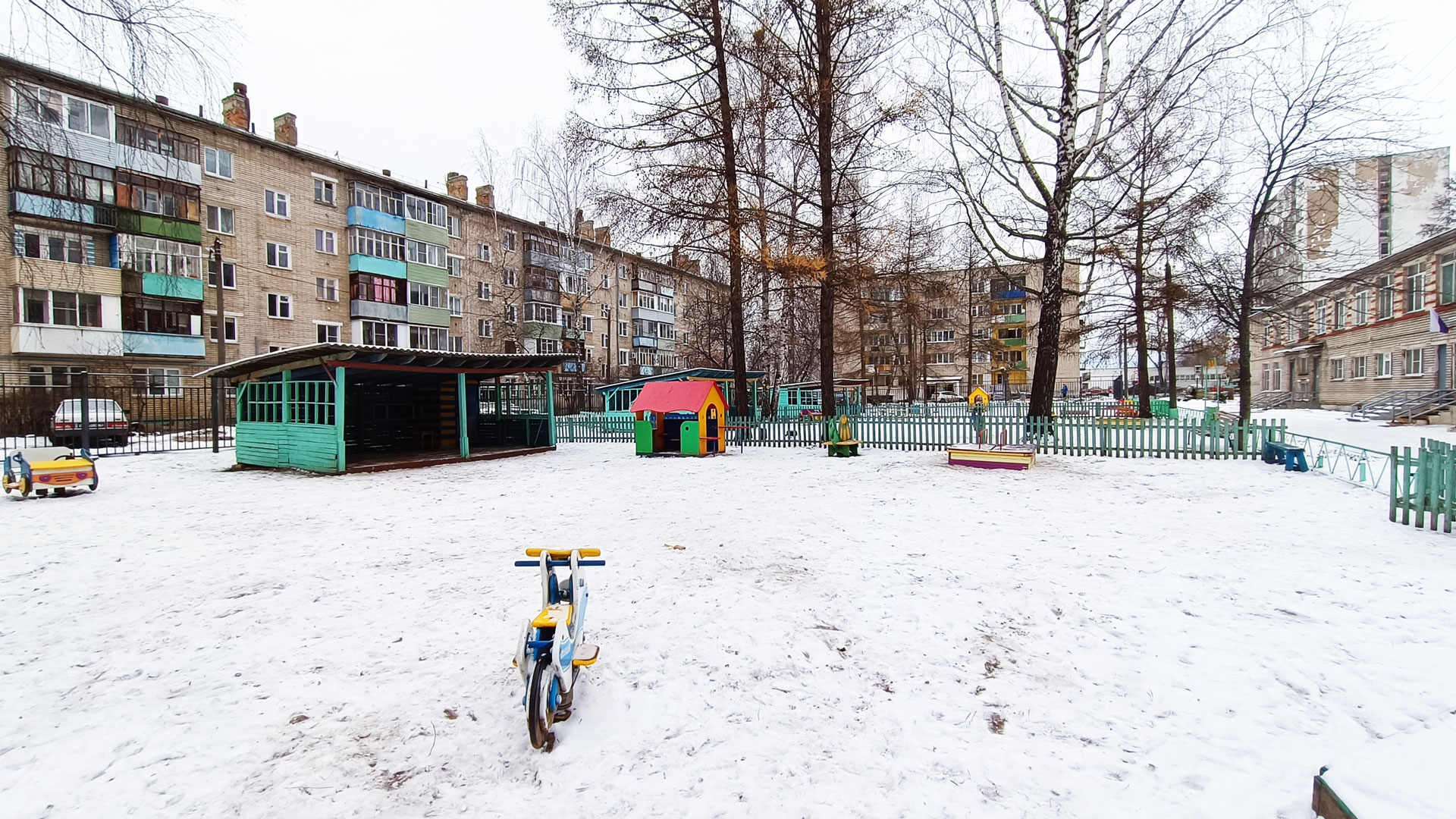 Детский сад 85 Ярославль: площадка для прогулок.