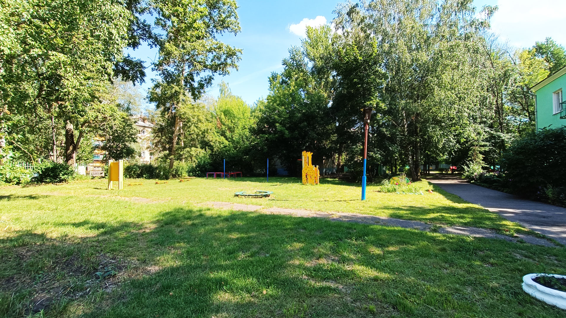 Детский сад 87 Ярославль: спортивно-физкультурная площадка.