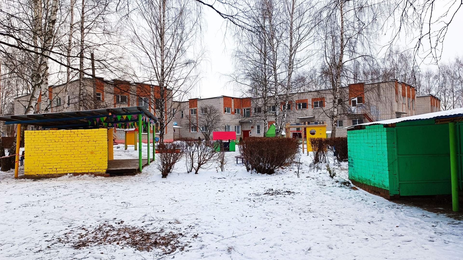 Детский сад 142 Ярославль: участок для прогулок.