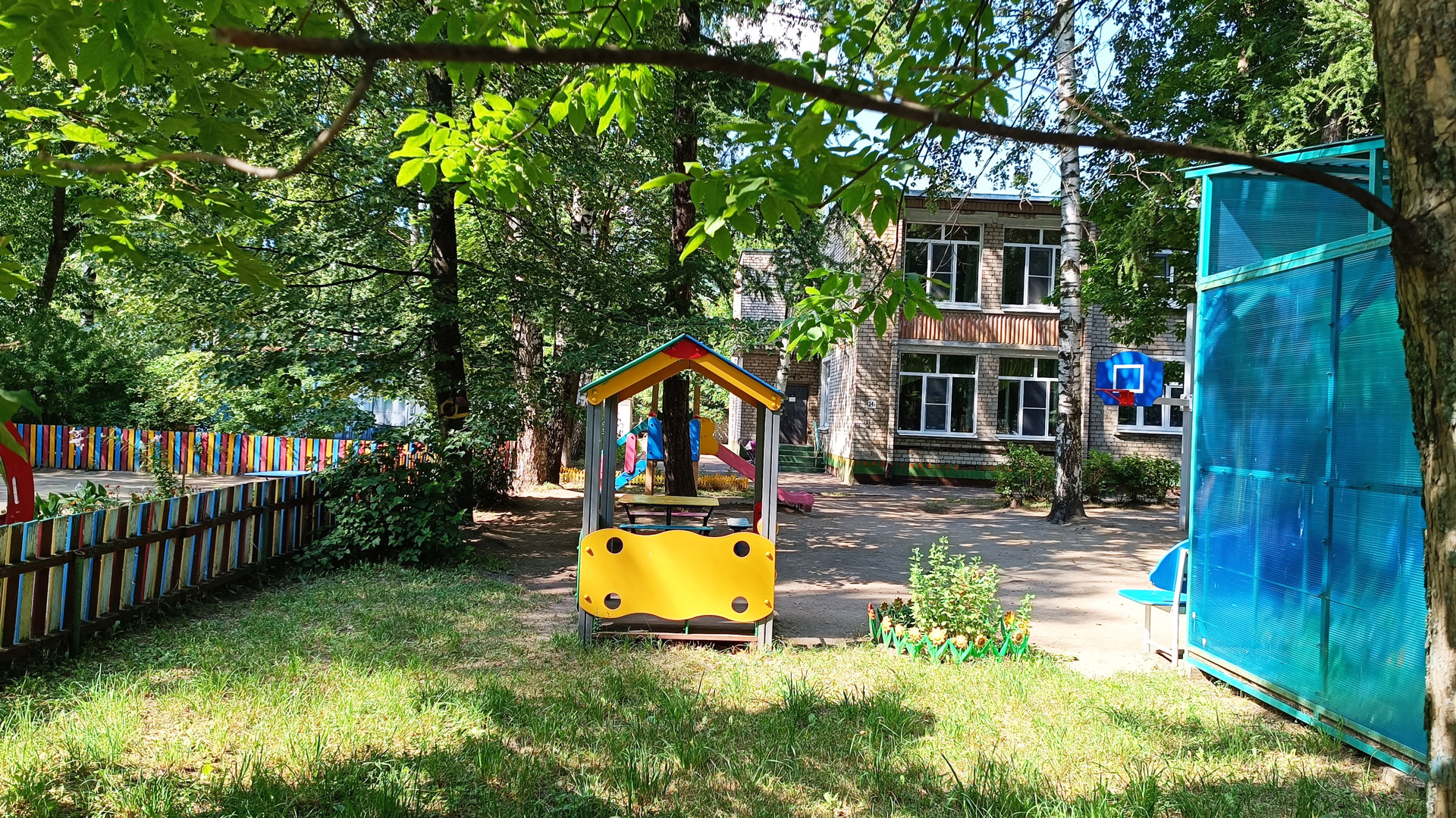 Детский сад 229 Ярославль: игровая площадка.