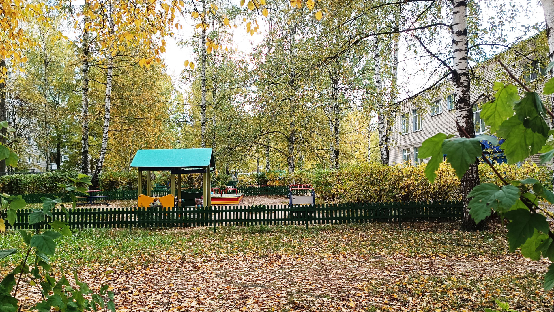 Детский сад 183 Ярославль: прогулочная площадка.