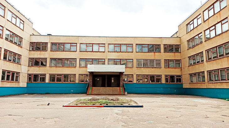 Школа 83 Ярославль: общий вид здания (ул. Школьный проезд, 15).