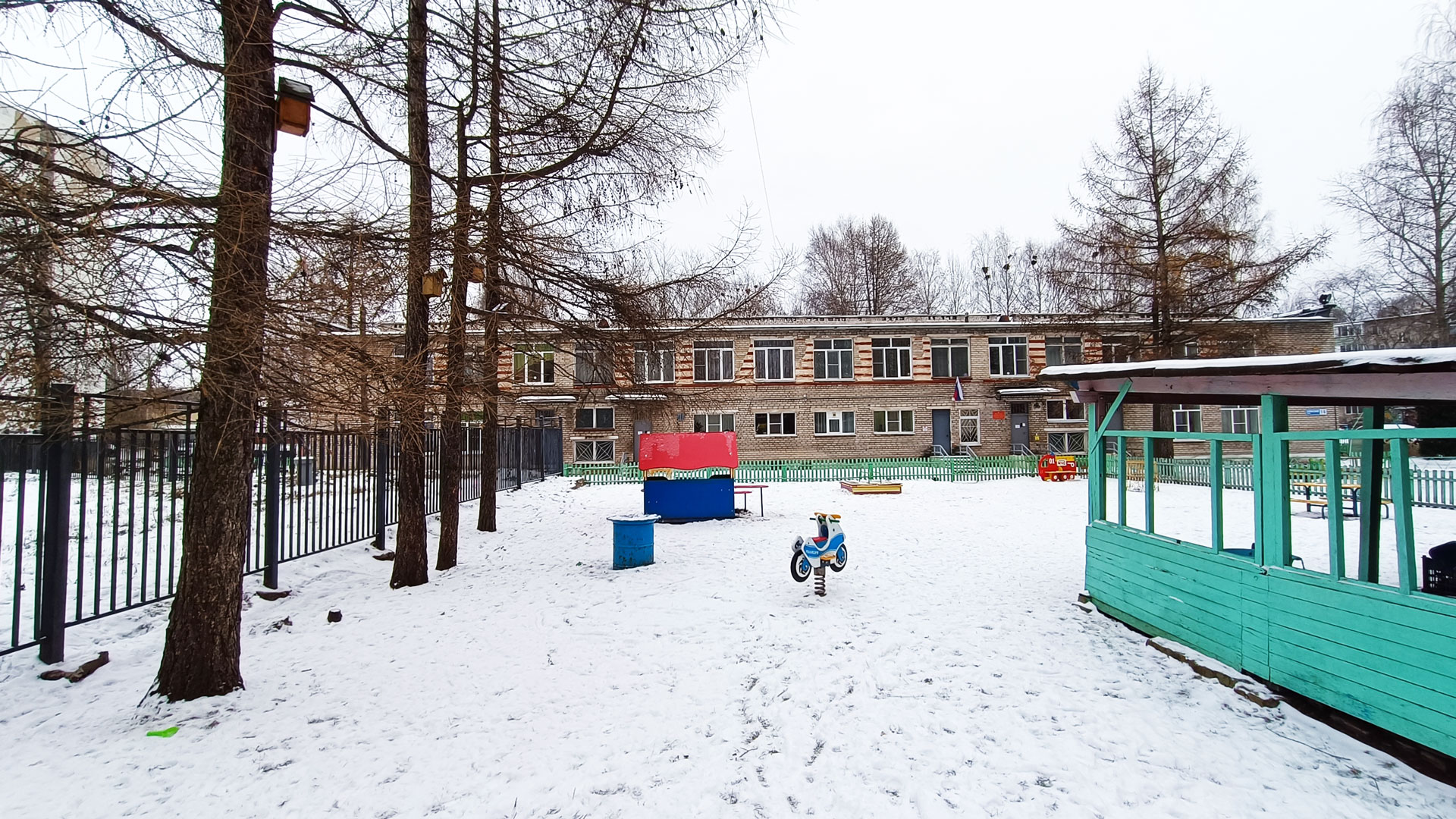 Детский сад 85 Ярославль: прогулочная площадка.