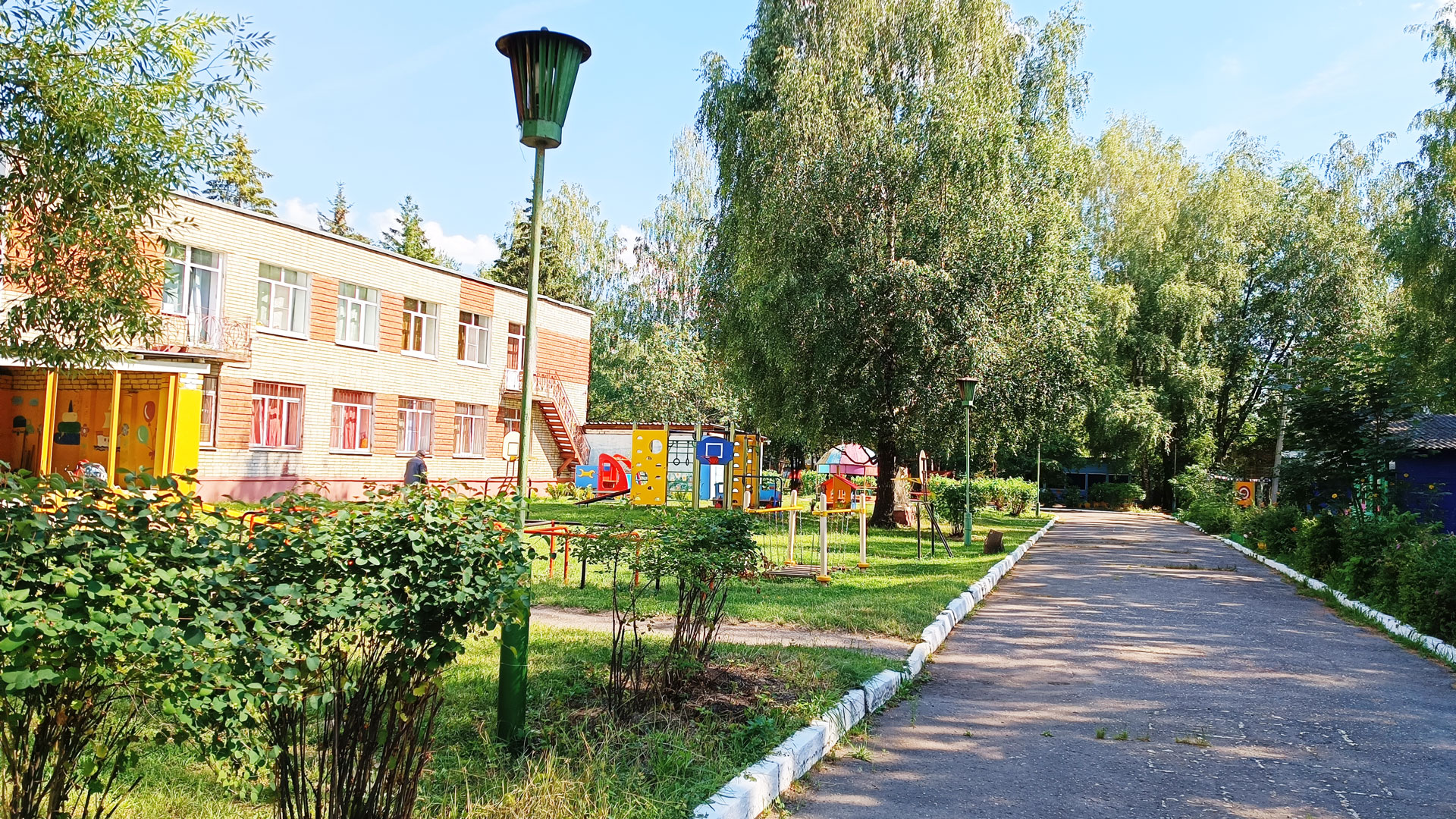 Детский сад 5 Ярославль: площадки для игр.