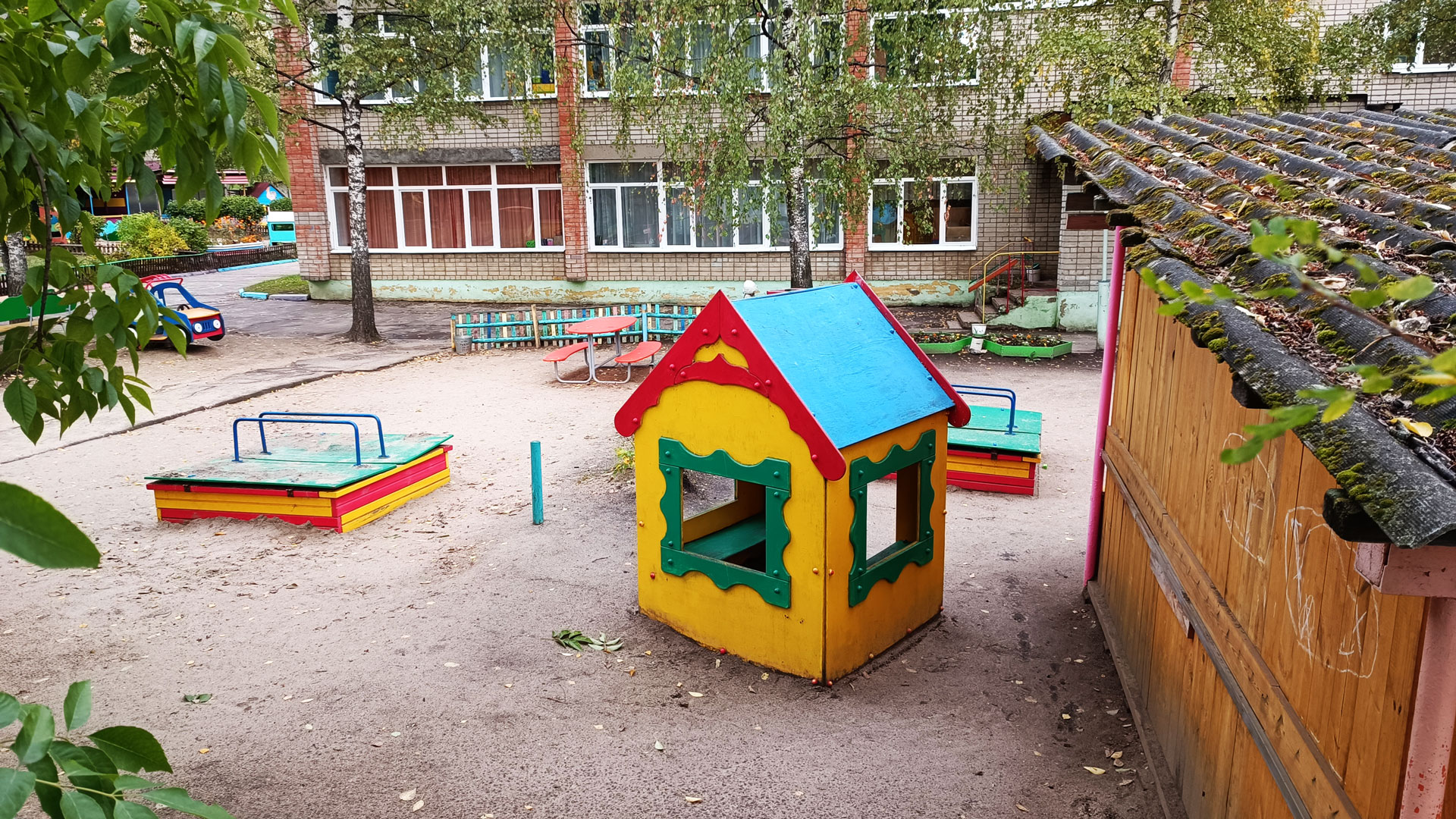 Детский сад 110 Ярославль: площадка для прогулок.