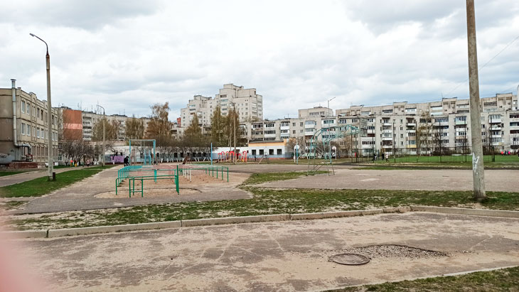Школа 48 Ярославль: баскетбольная площадка.