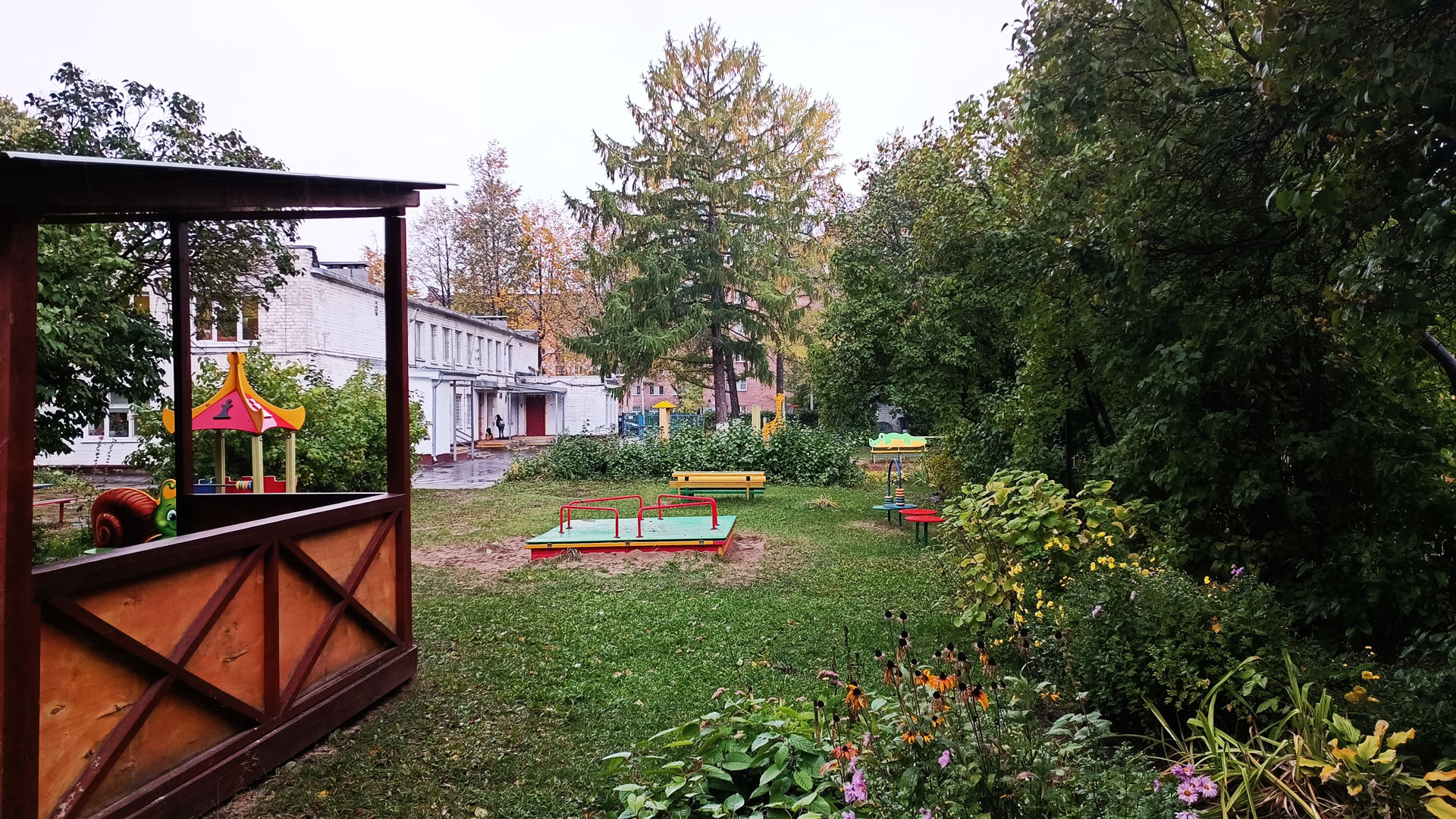 Детский сад 170 Ярославль: игровые площадки и веранды.