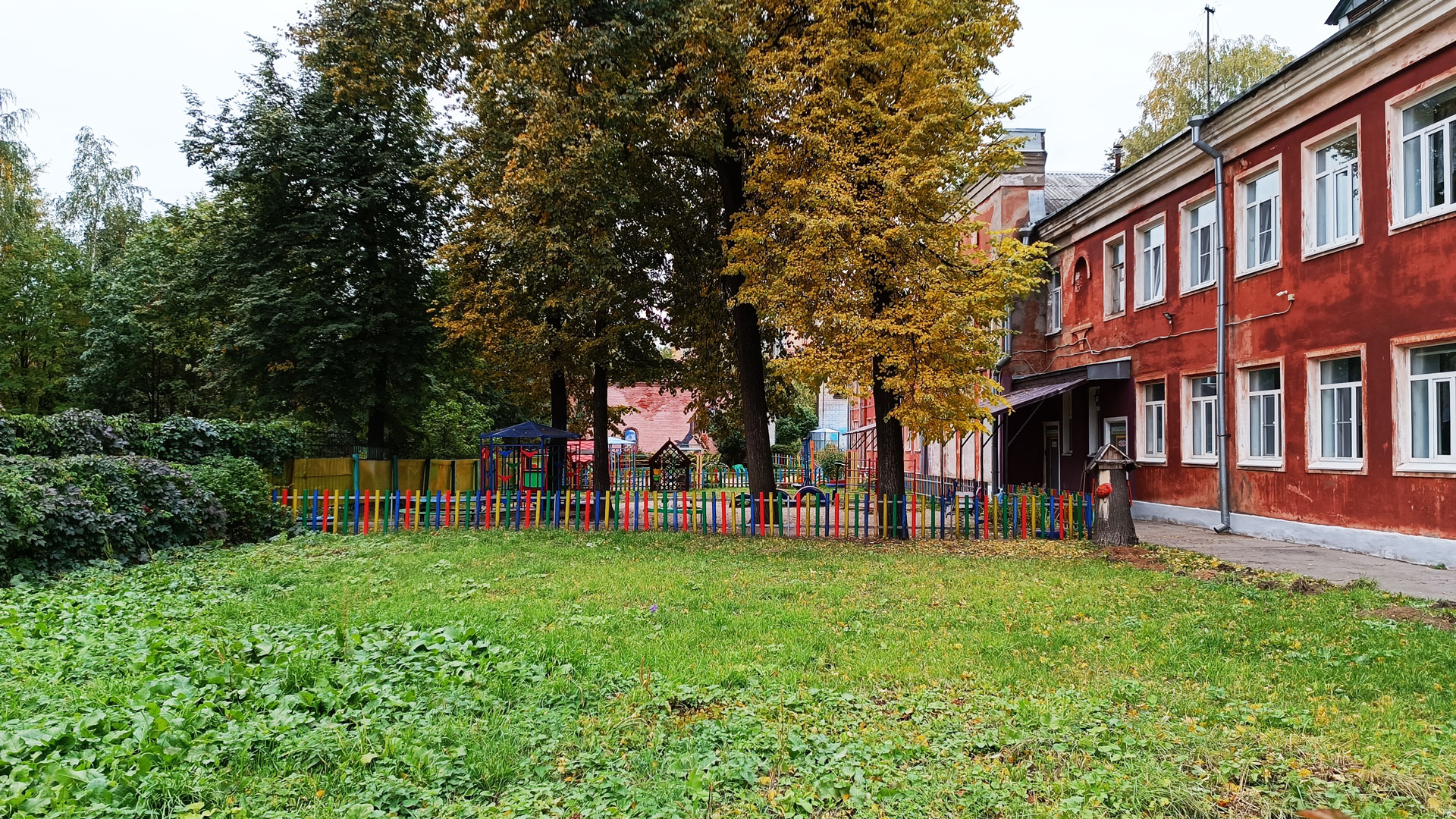 Детский сад 1 Ярославль: прогулочные площадки.