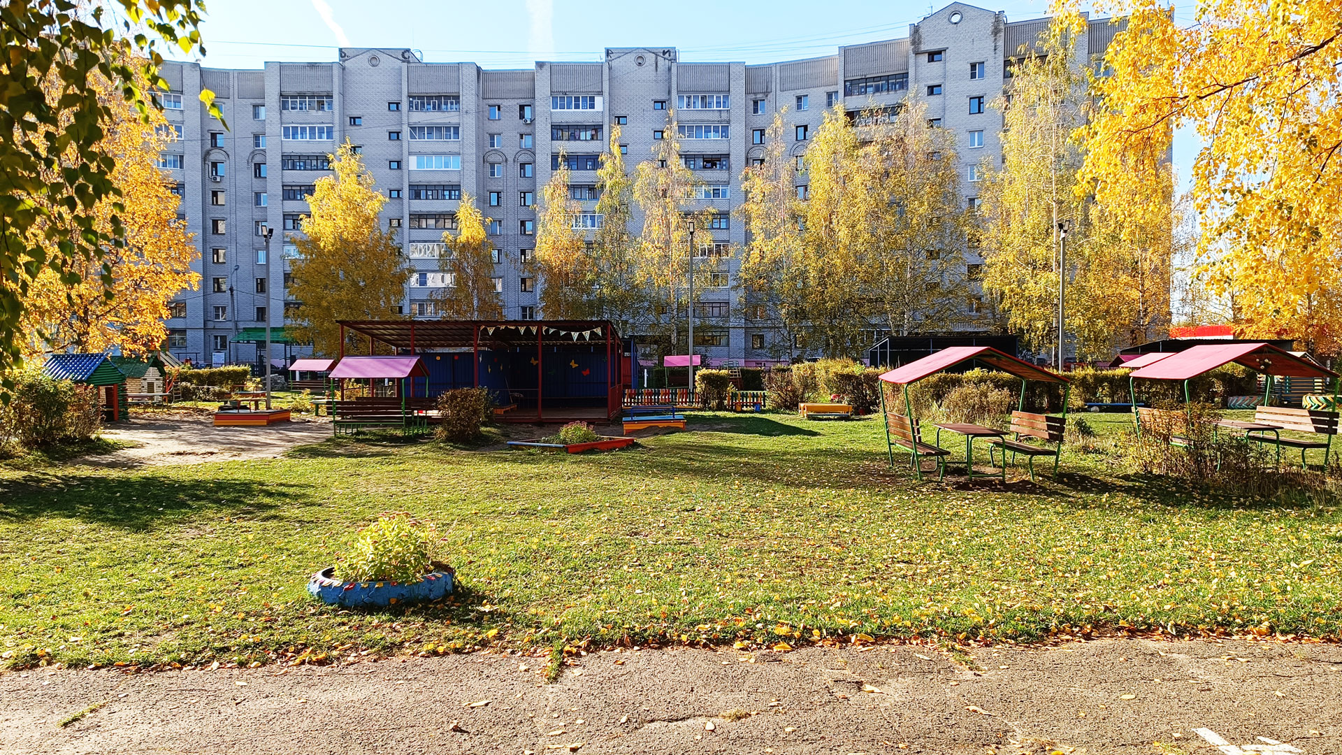 Детский сад 107 Ярославль: площадка для игр.