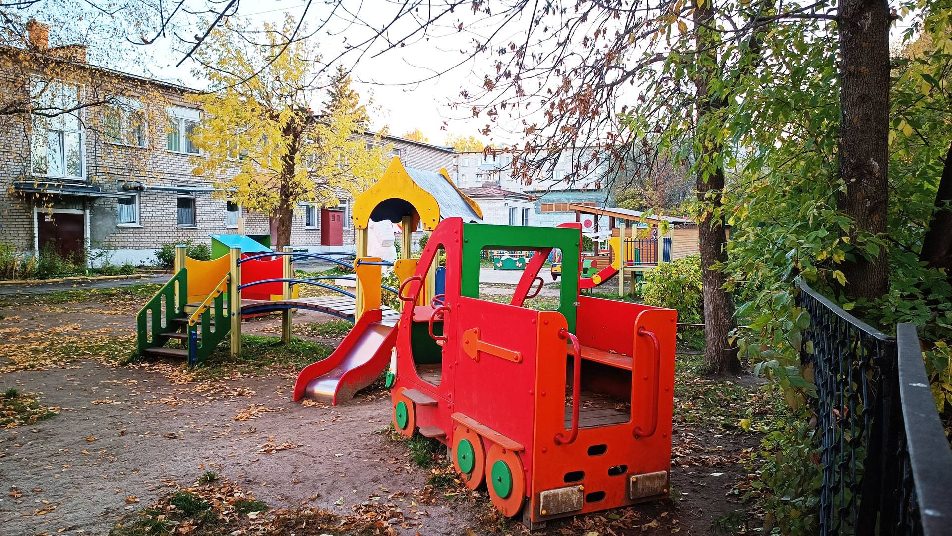 Детский сад 8 Ярославль, пр-т Шавырина, 3Б: игровая площадка.