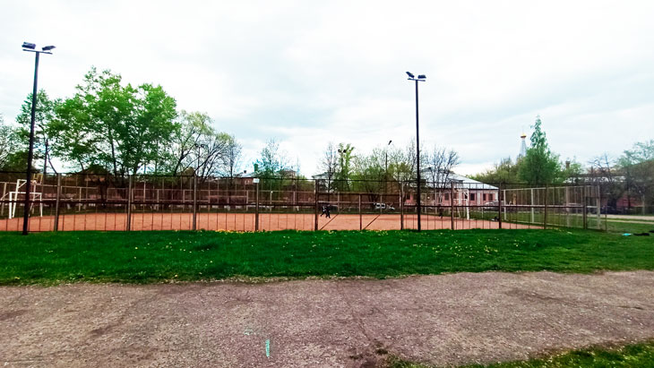 Спортивная площадка школы № 40 в г. Ярославле.