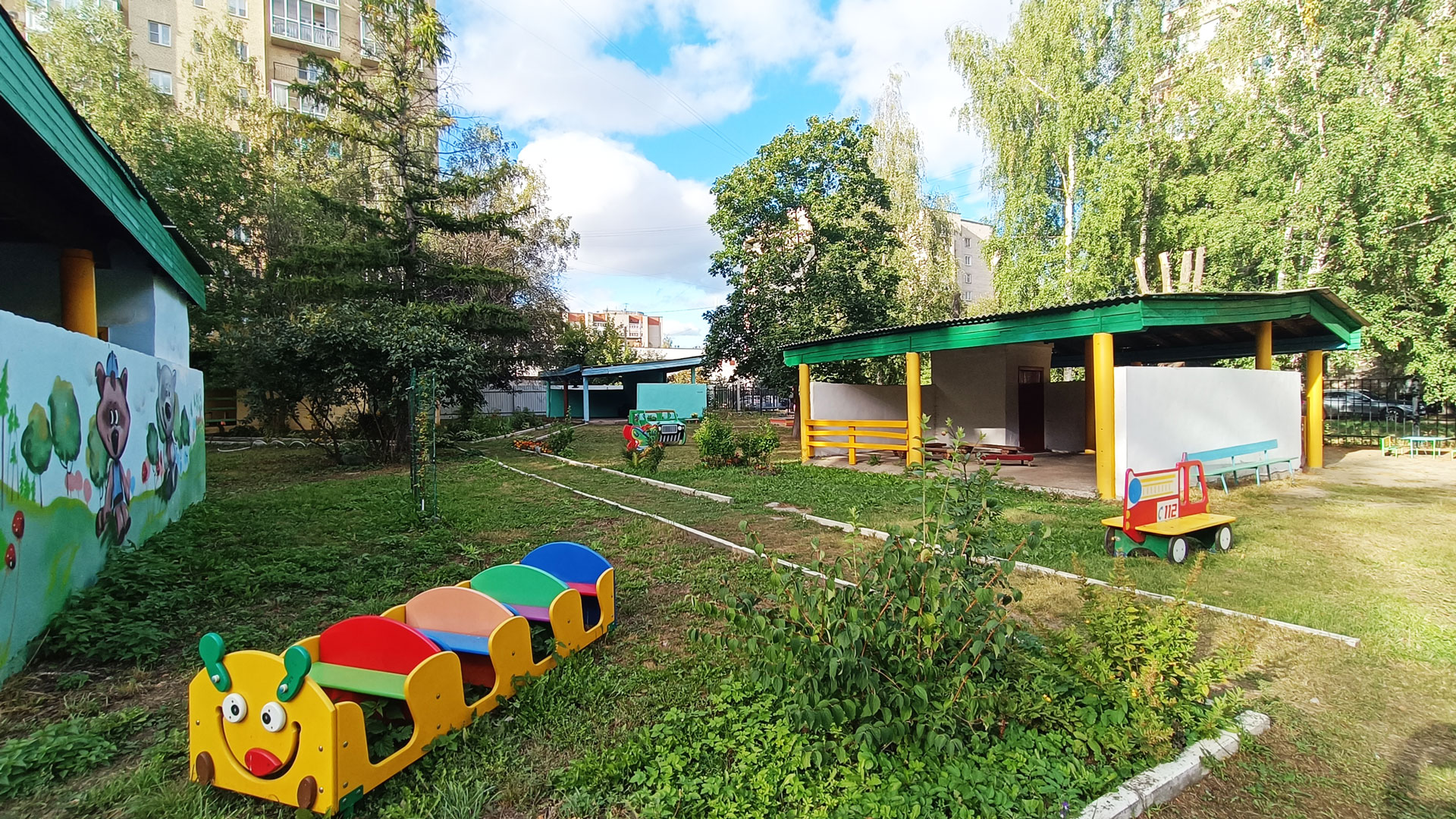 Детский сад 102 Ярославль: игровые площадки и веранды.