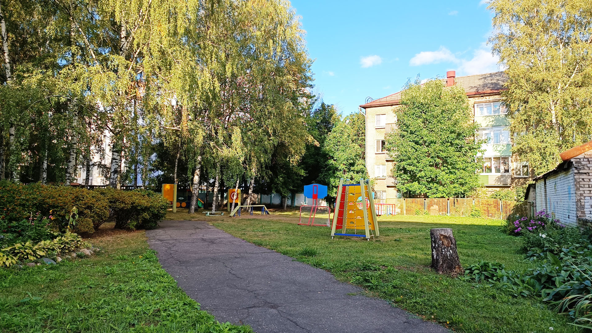 Детский сад 102 Ярославль: физкультурно-спортивная зона.