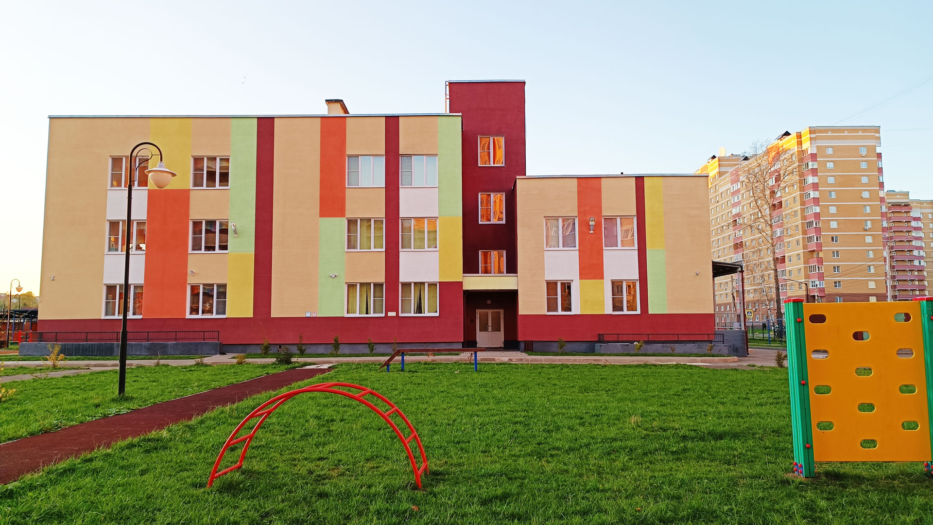 Детский сад 94 Ярославль: общий вид здания д/с.