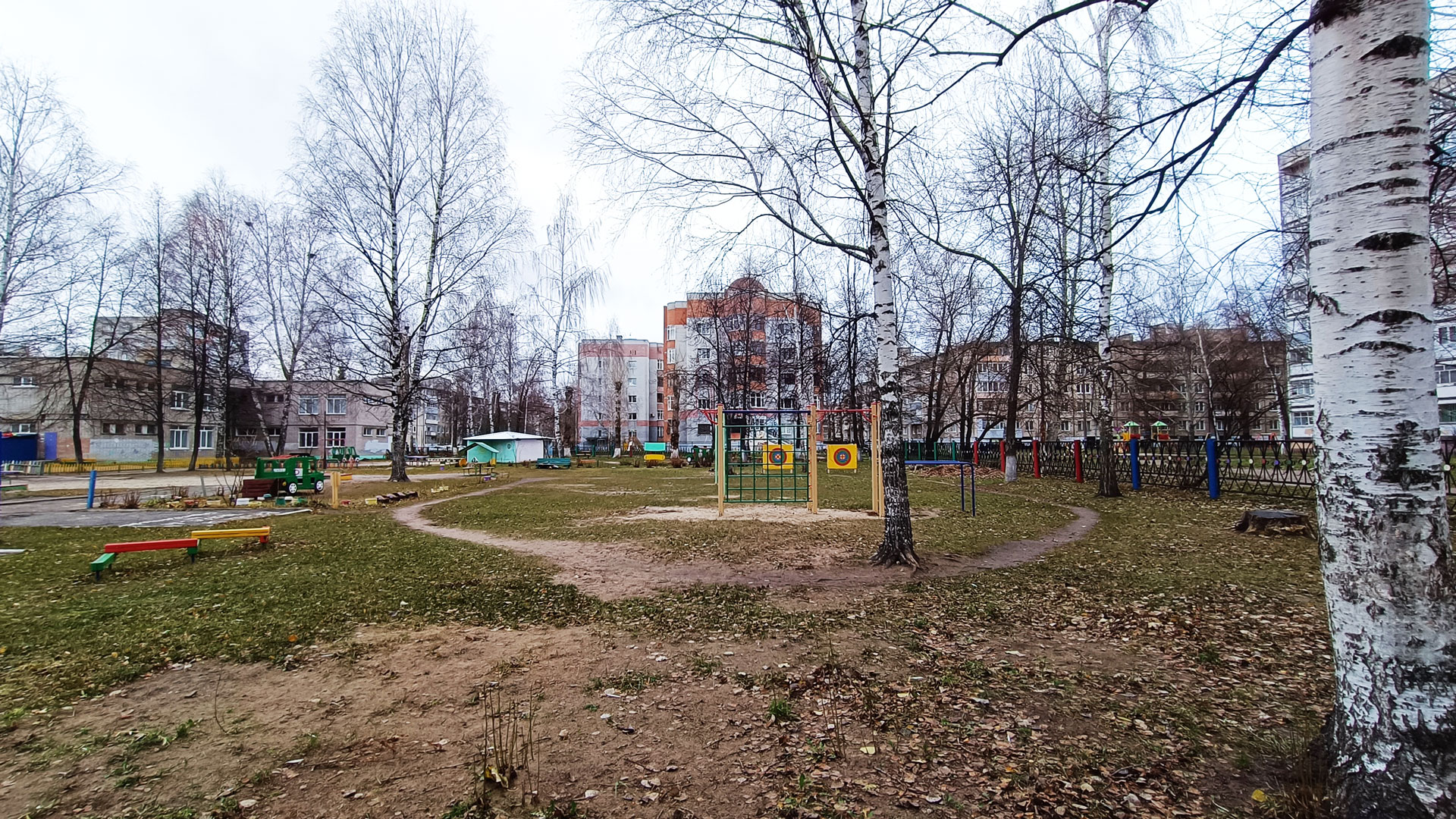 Детский сад 44 Ярославль: прогулочная площадка.
