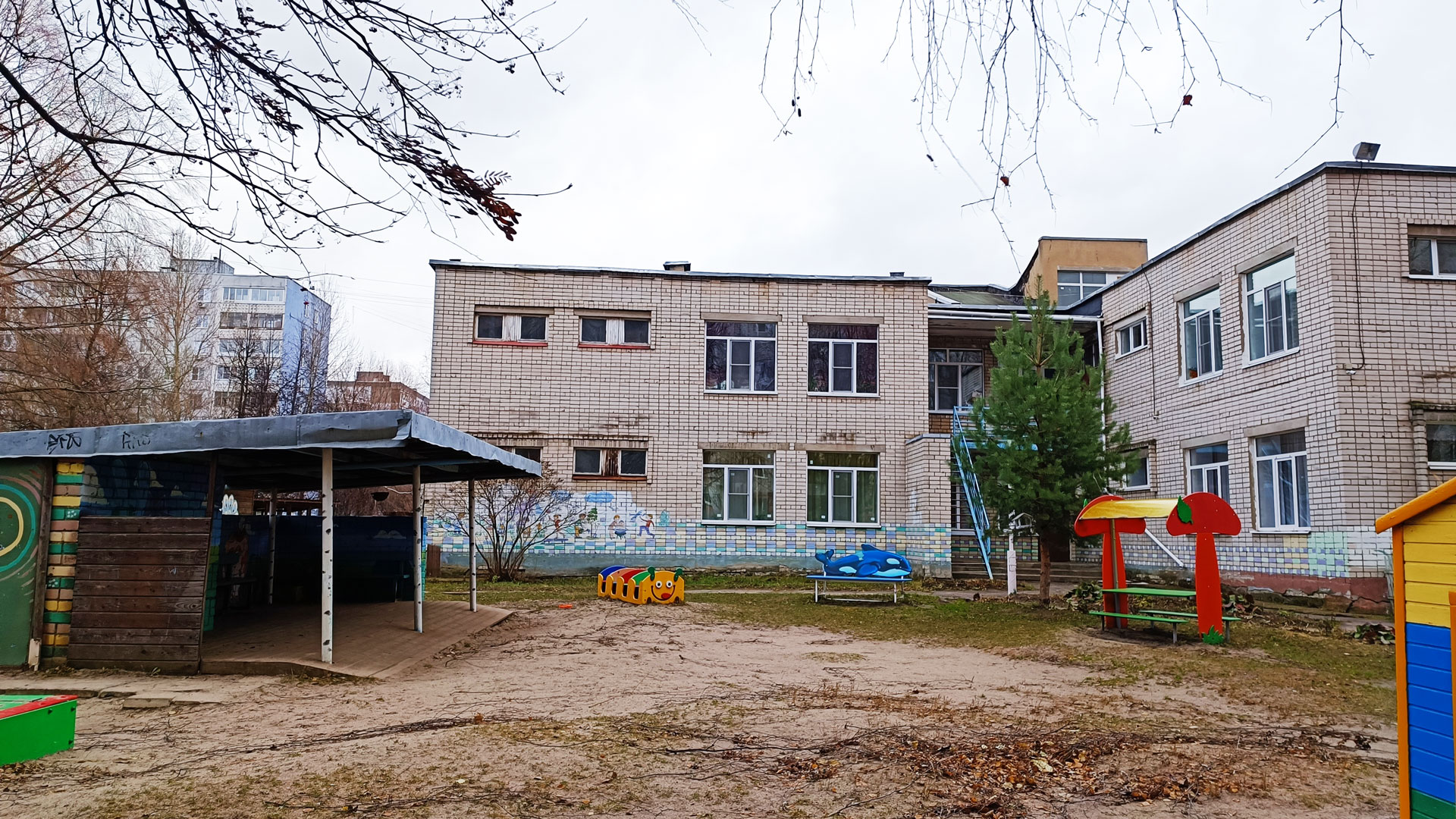 Детский сад 101 Ярославль: площадка для прогулок.