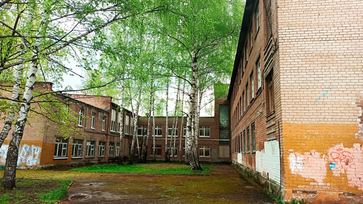 Общий вид школы № 13 города Ярославля.