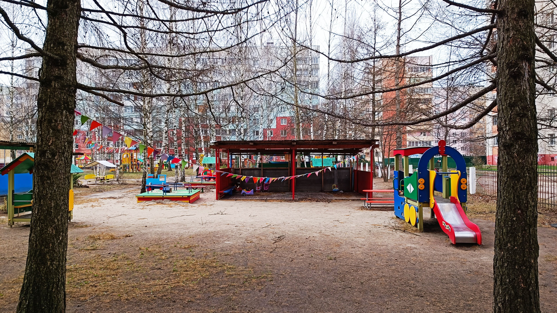 Детский сад 237 Ярославль: прогулочные площадки.