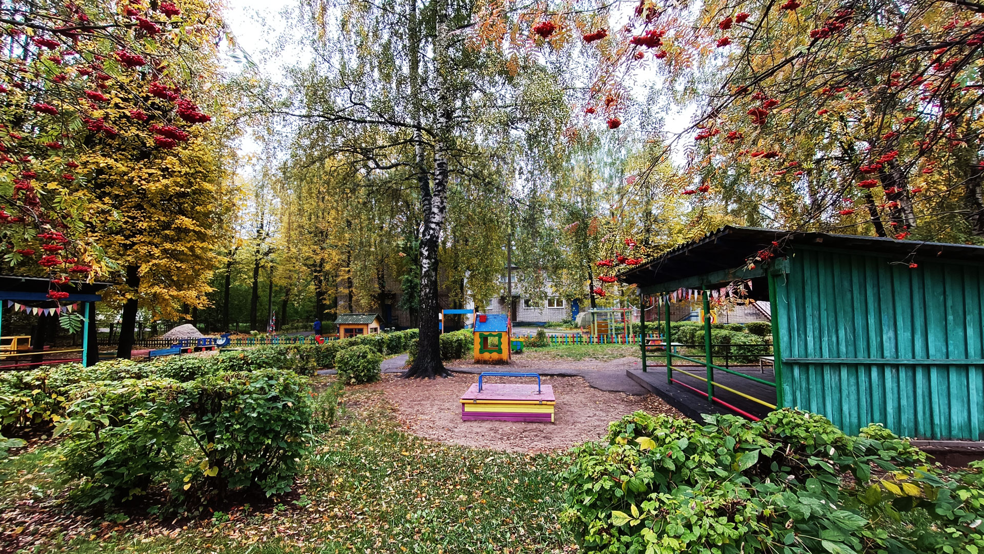 Детский сад 105 Ярославль: зона игровой территории.
