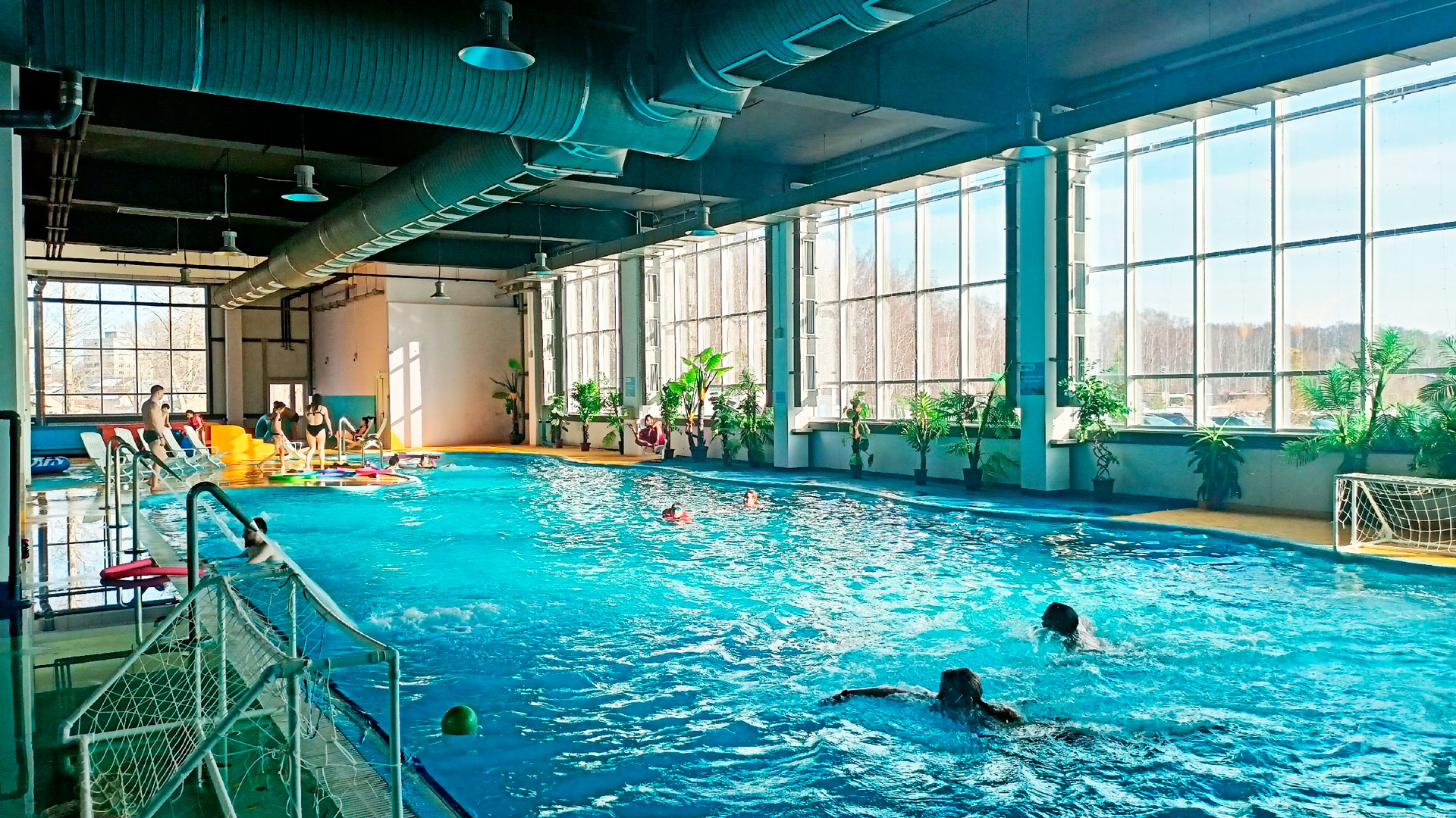 Аквапарк Ярославль: взрослый бассейн.