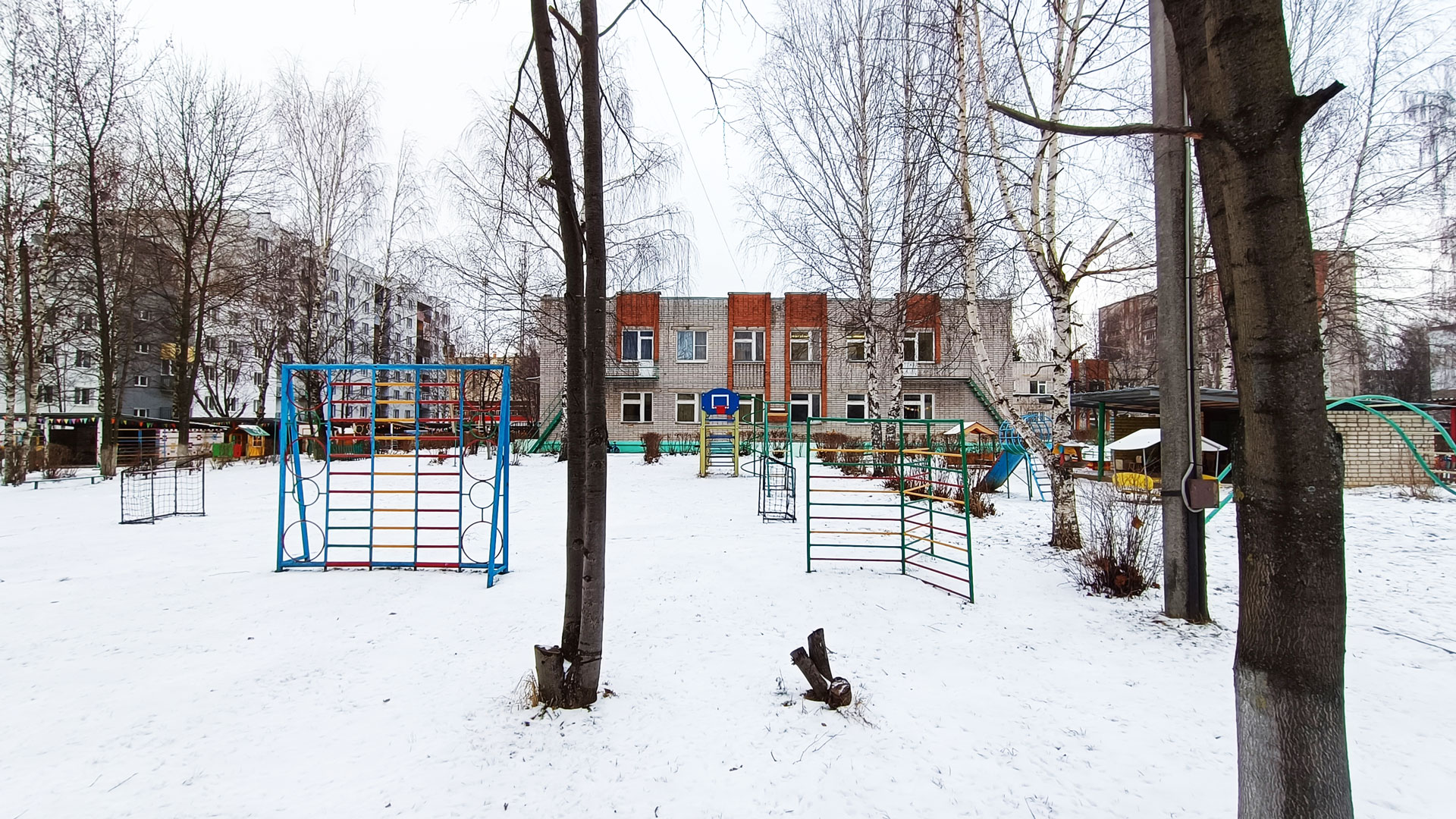 Детский сад 240 Ярославль: спортивная площадка.