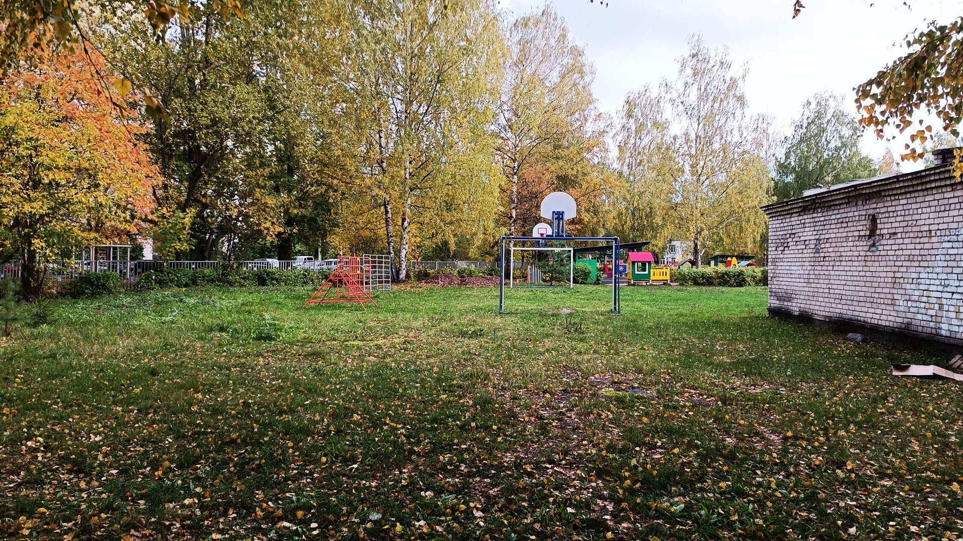 Детский сад 81 Ярославль, Ленинградский пр-т, 113а: спортивная площадка.