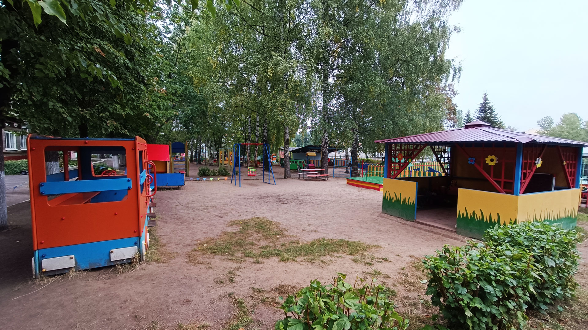 Детский сад 218 Ярославль по ул. Писемского 52а, площадка для игр.