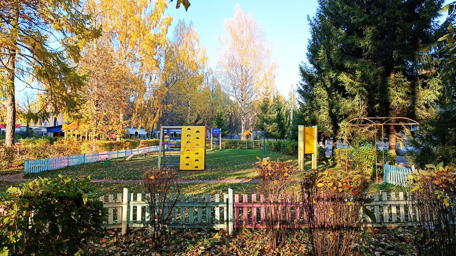 Детский сад 211 Ярославль: спортивная площадка.