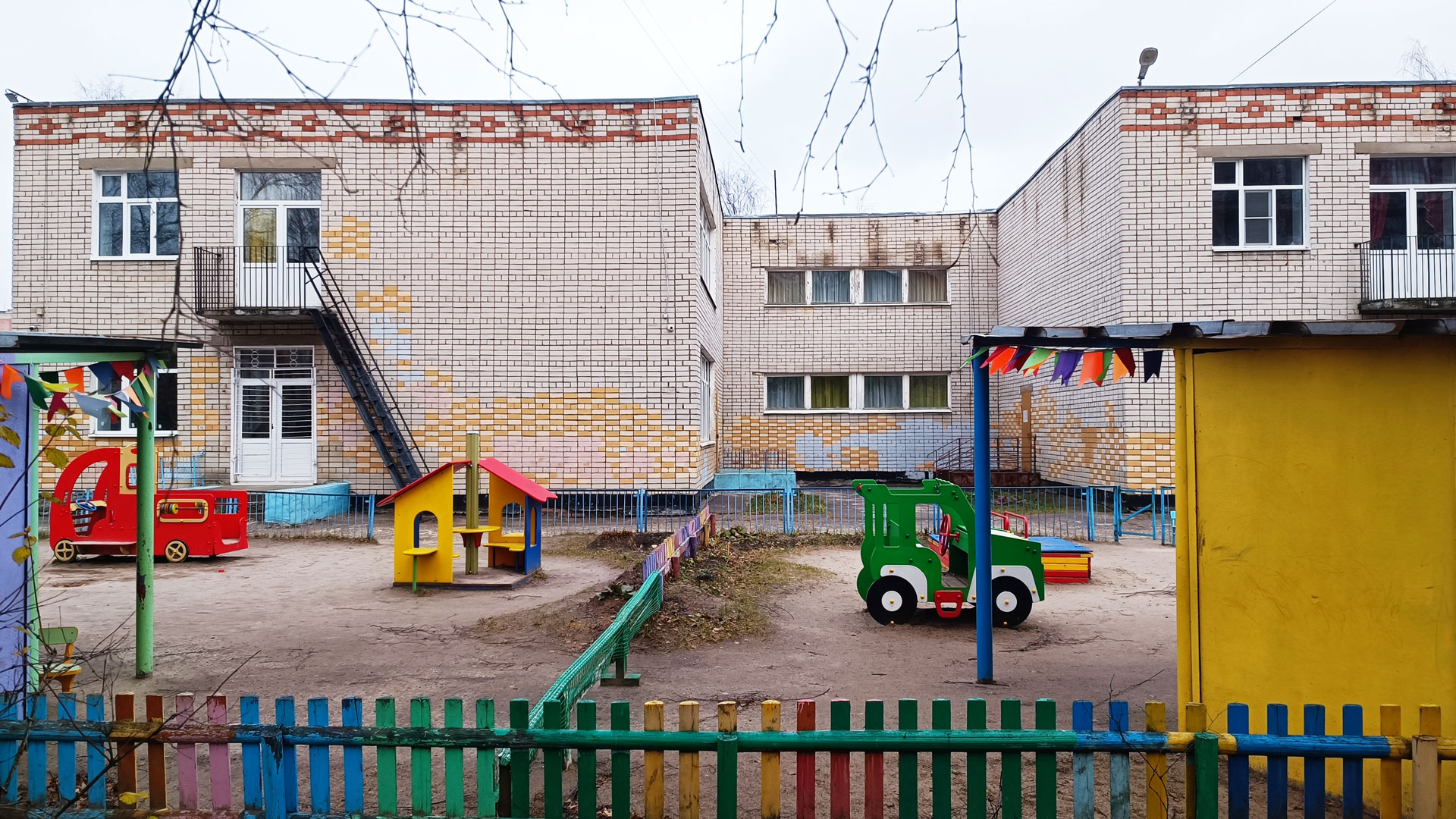 Детский сад 139 Ярославль: площадки для прогулок.