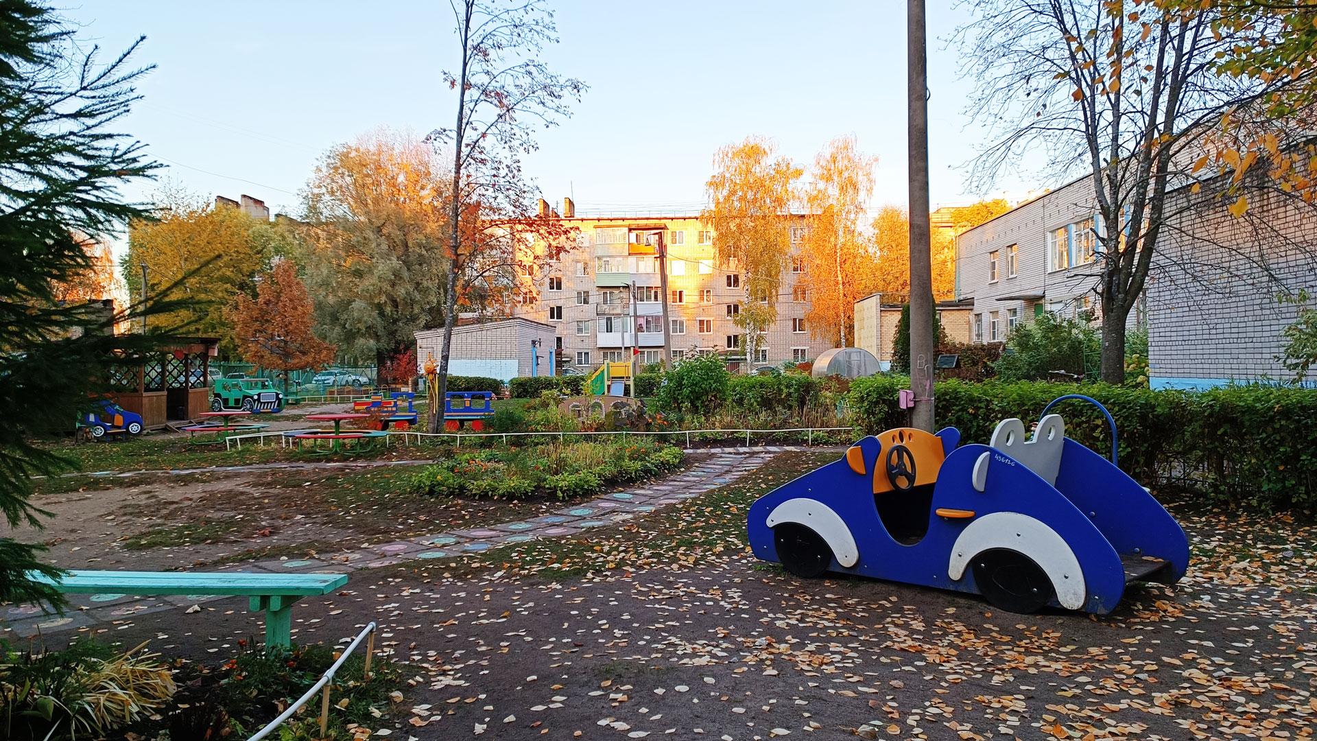 Детский сад 127 Ярославль: прогулочная площадка для игр.
