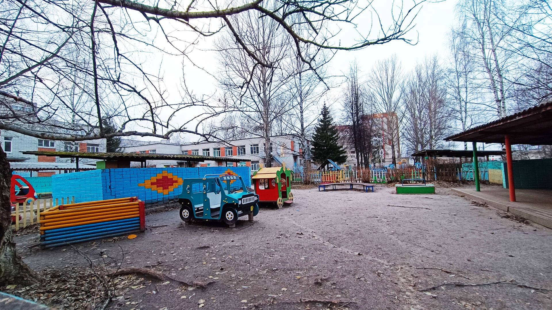 Детский сад 155 Ярославль: участок для прогулок.