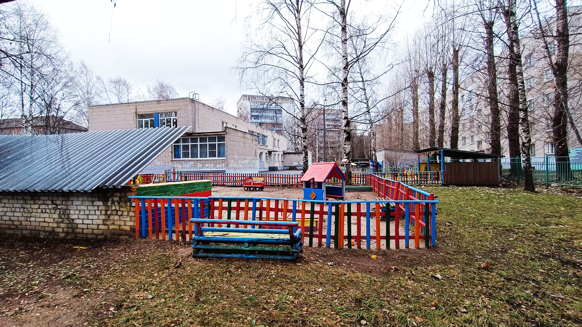 Детский сад 6 Ярославль: участок для прогулок, ул. Красногорская, 7Б.