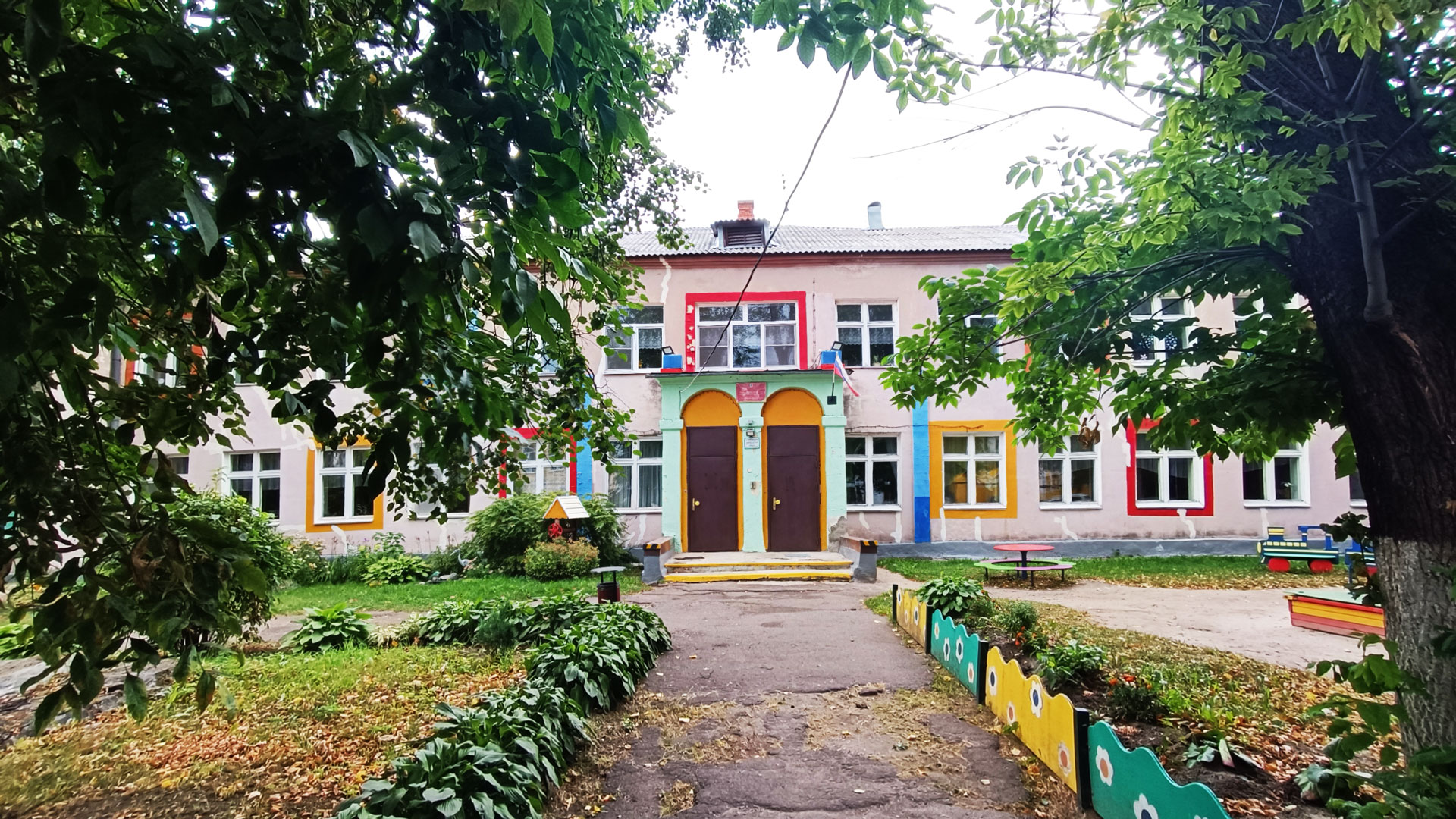 Детский сад 83 Ярославль: общий вид здания. 