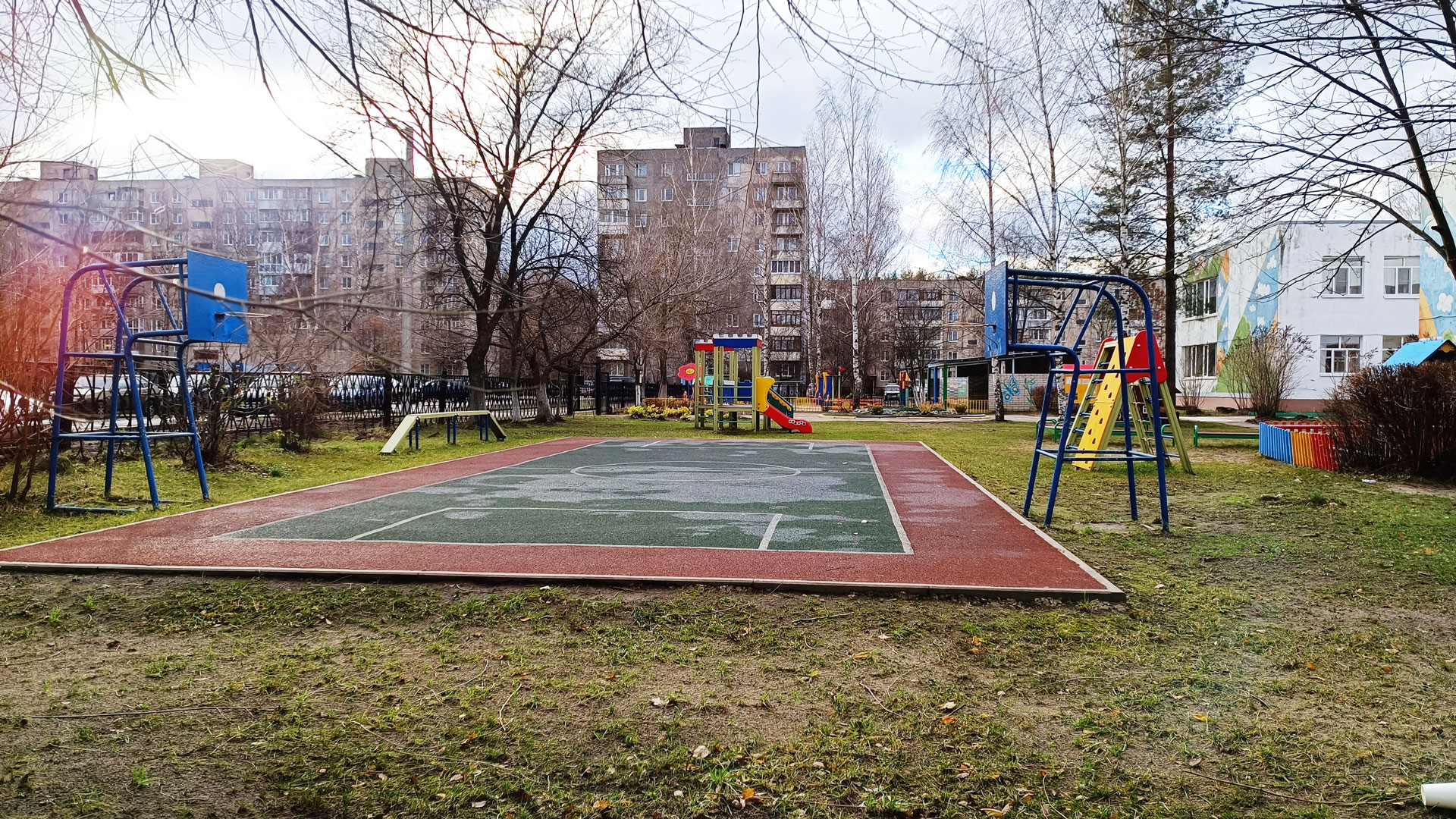 Детский сад 97 Ярославль: спортивная площадка (Красноборская, 21а).