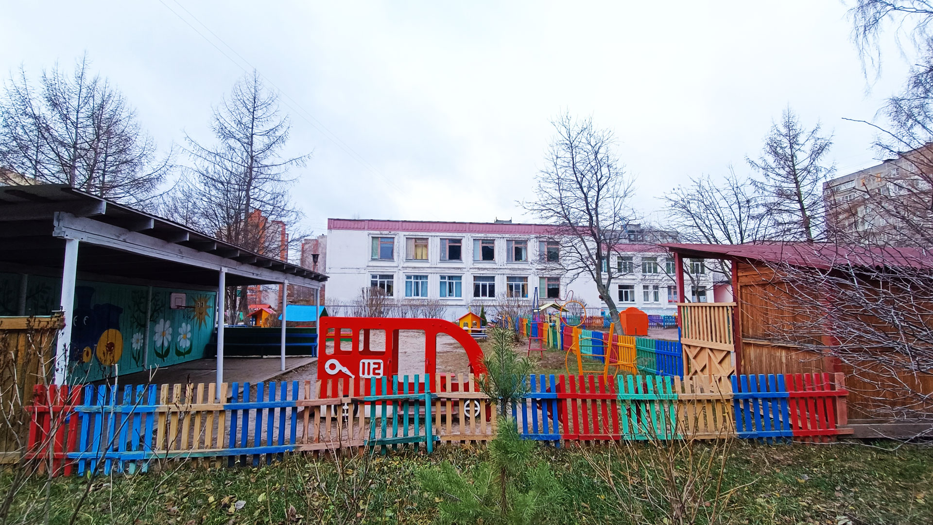Детский сад 140 Ярославль: прогулочные площадки.