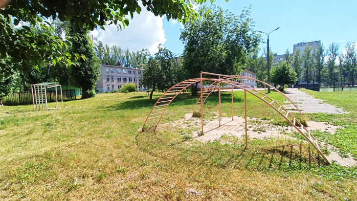 Спортивная силовая площадка школы № 31 в г. Ярославле.