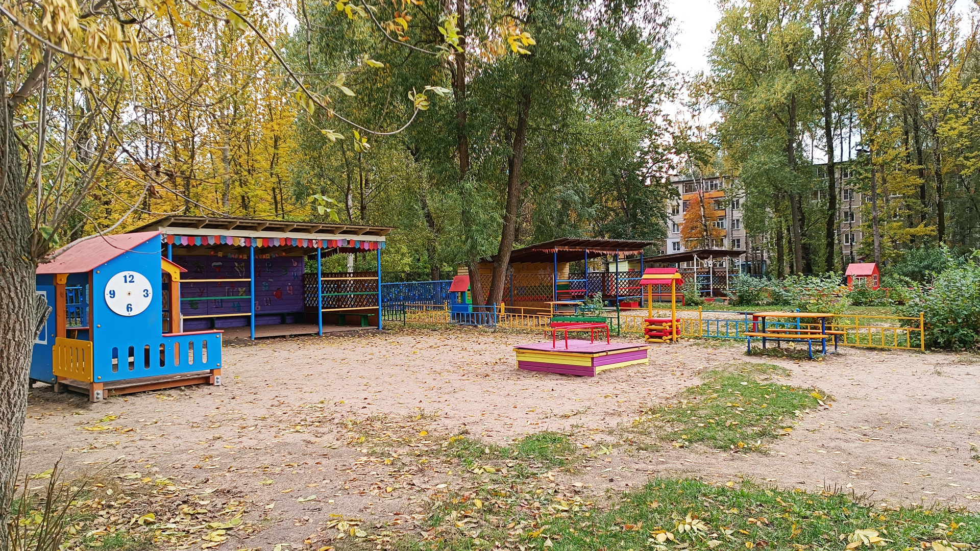 Детский сад 233 Ярославль: игровая площадка. 