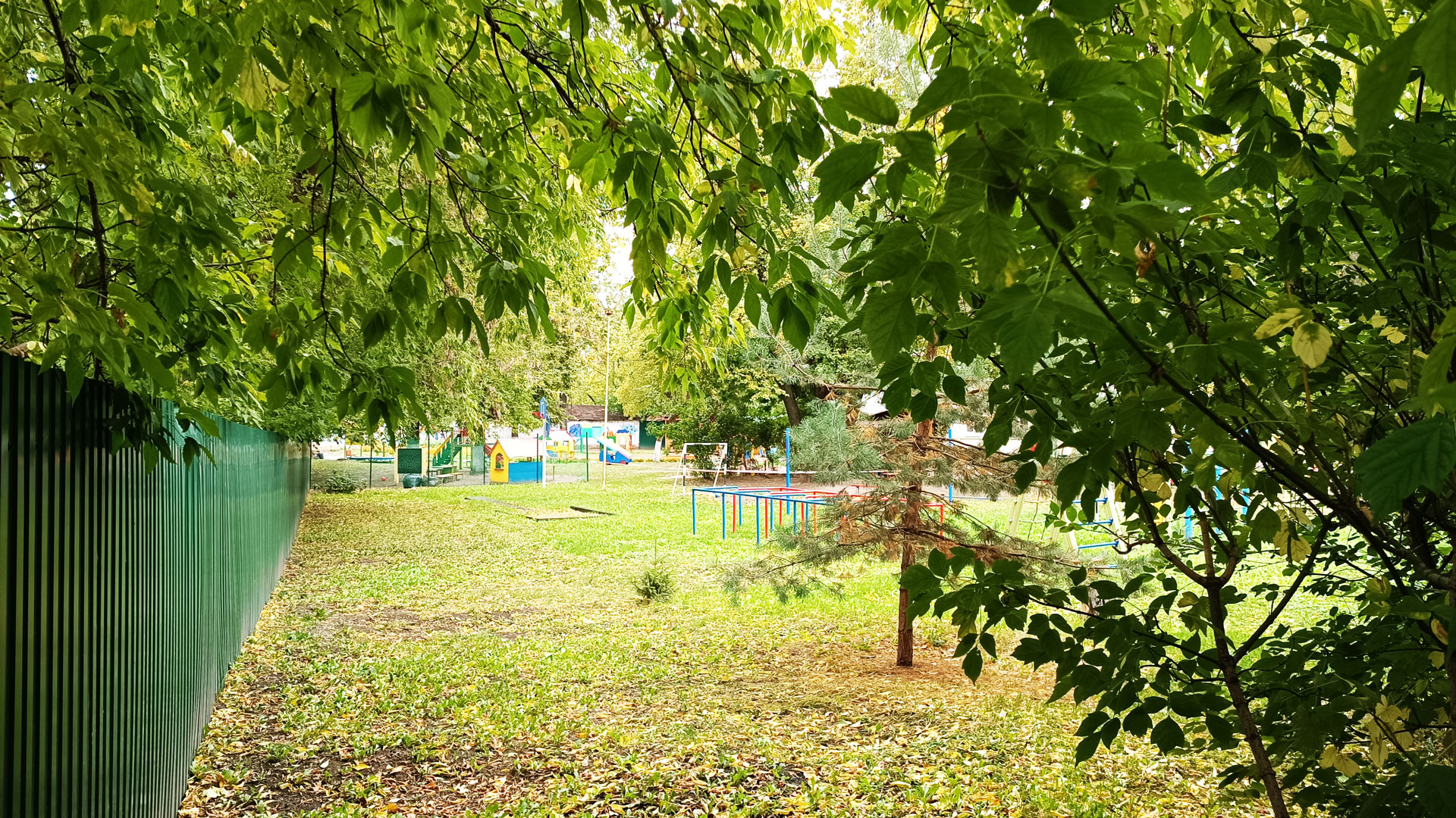 Детский сад 106 Ярославль: площадки для игр (пр-т Толбухина, 82).