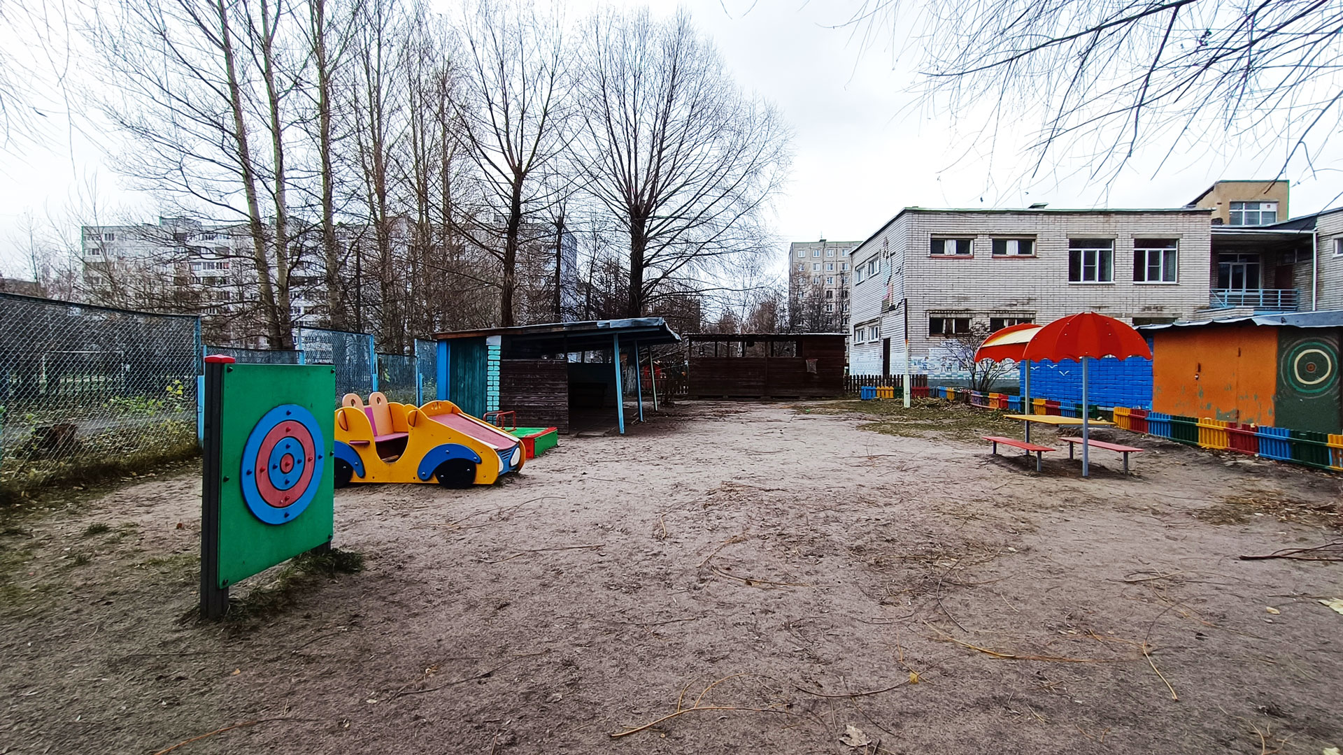 Детский сад 101 Ярославль: участок для прогулок.