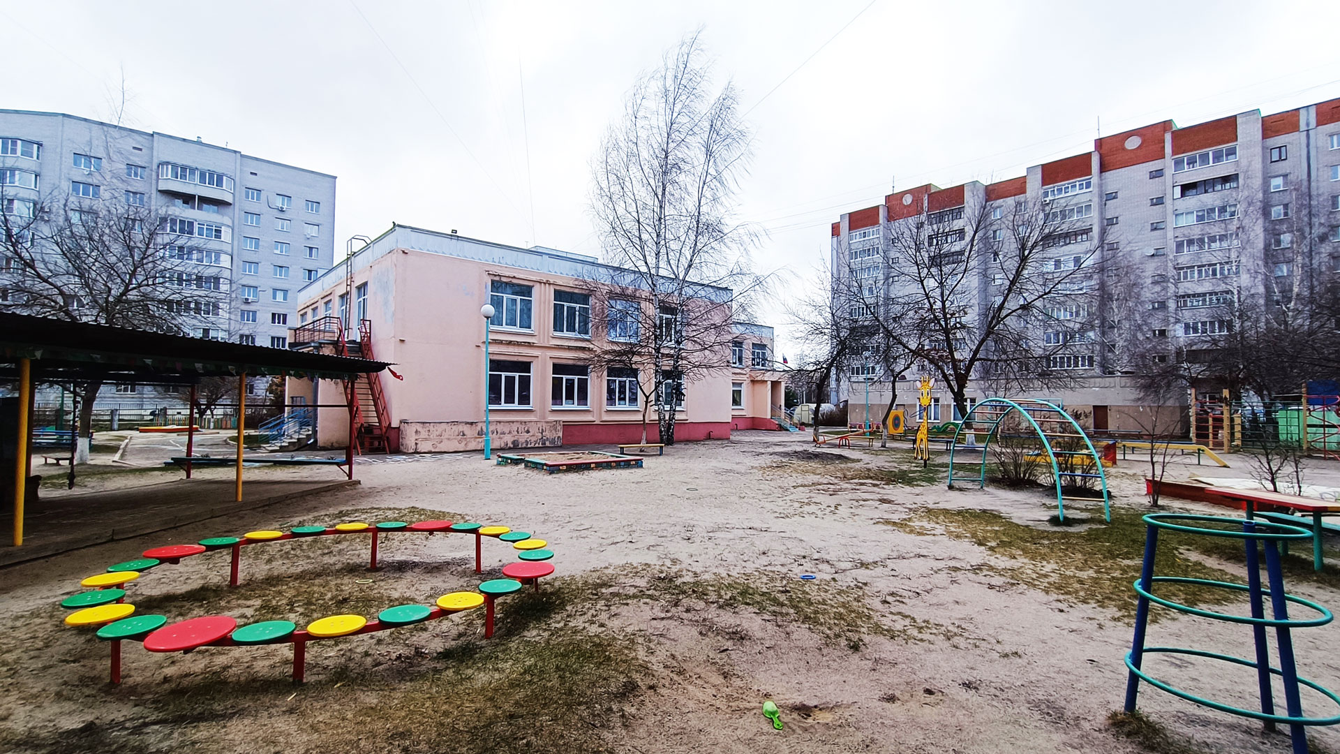 Детский сад 30 Ярославль: прогулочная площадка.