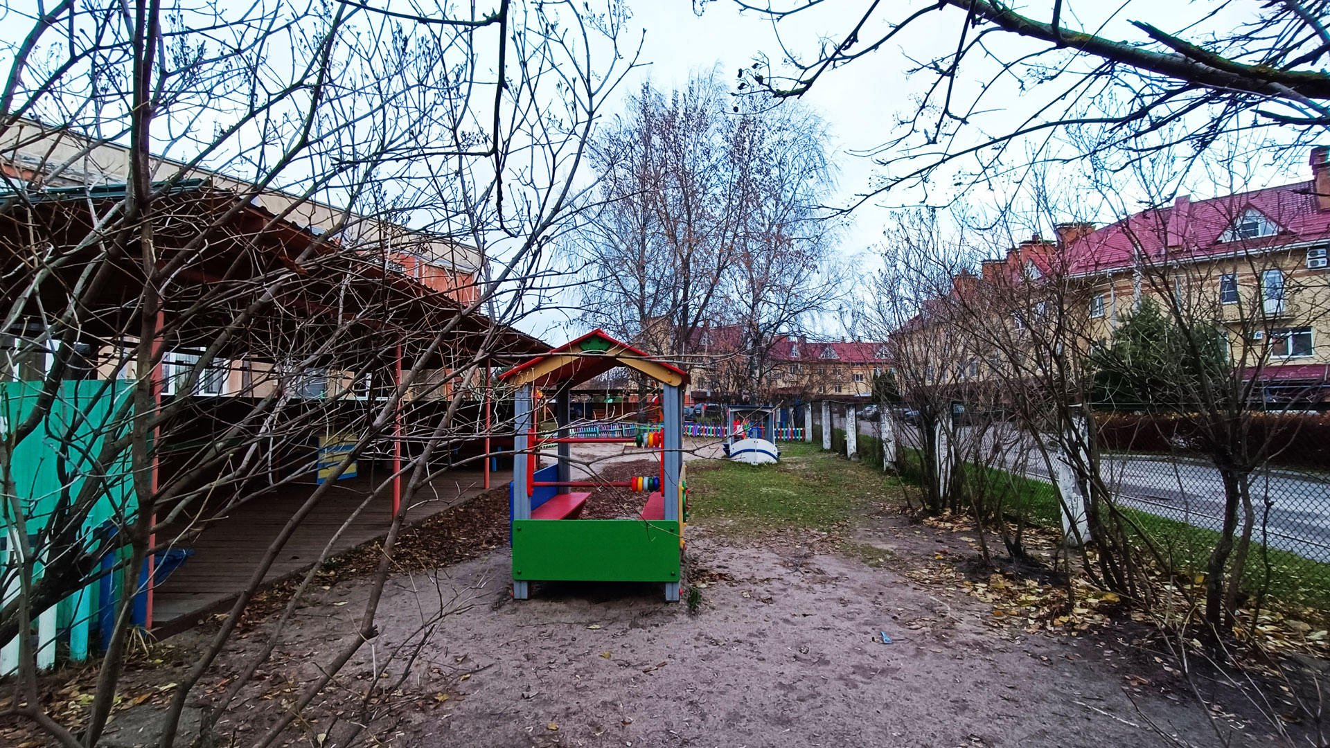 Детский сад 27 Ярославль: участок для прогулок.