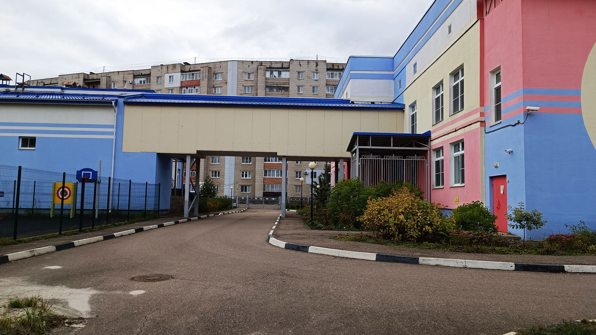 Детский сад 125 Ярославль: общий вид территория д/с. 