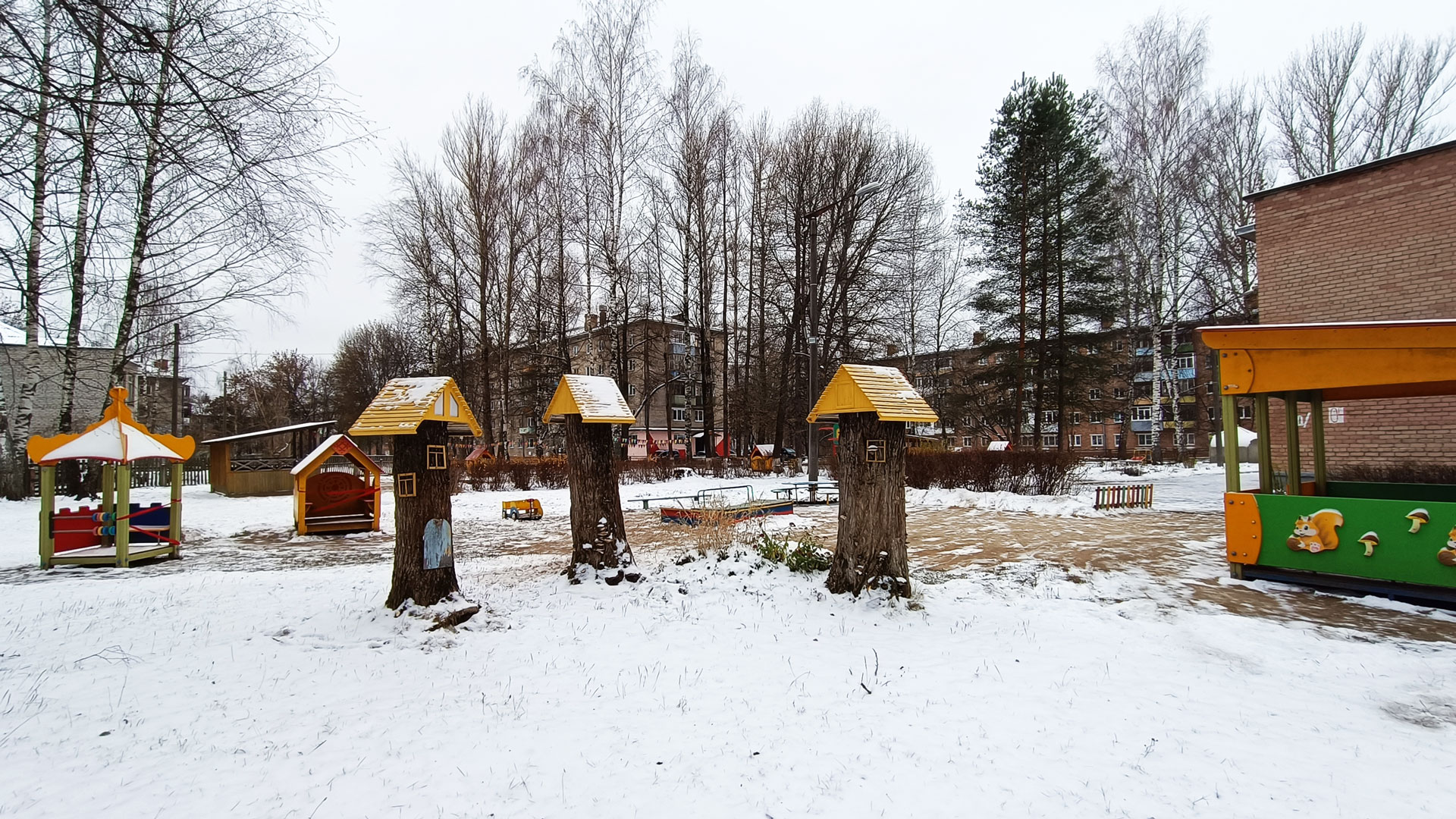 Детский сад 104 Ярославль: зона игровой территории (ул. Здоровья, 8а).