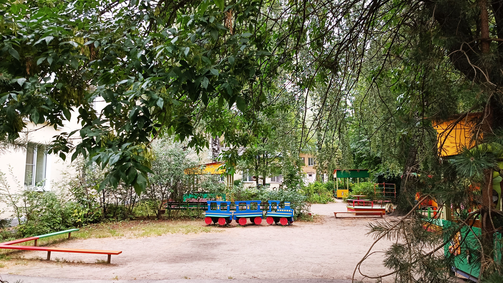 Детский сад 3 Ярославль: зона игровой территории.