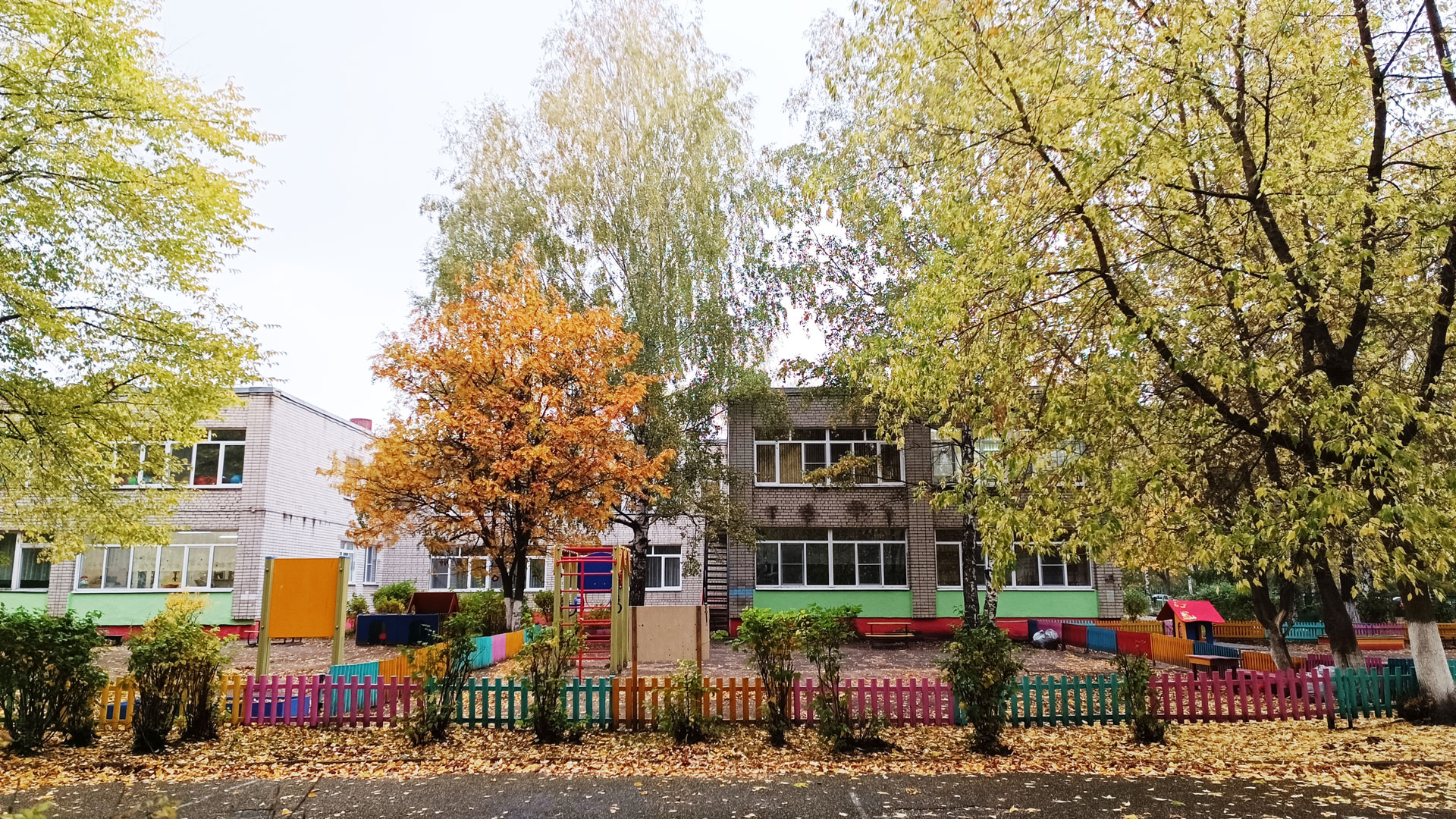 Детский сад 193 Ярославль: прогулочная площадка.