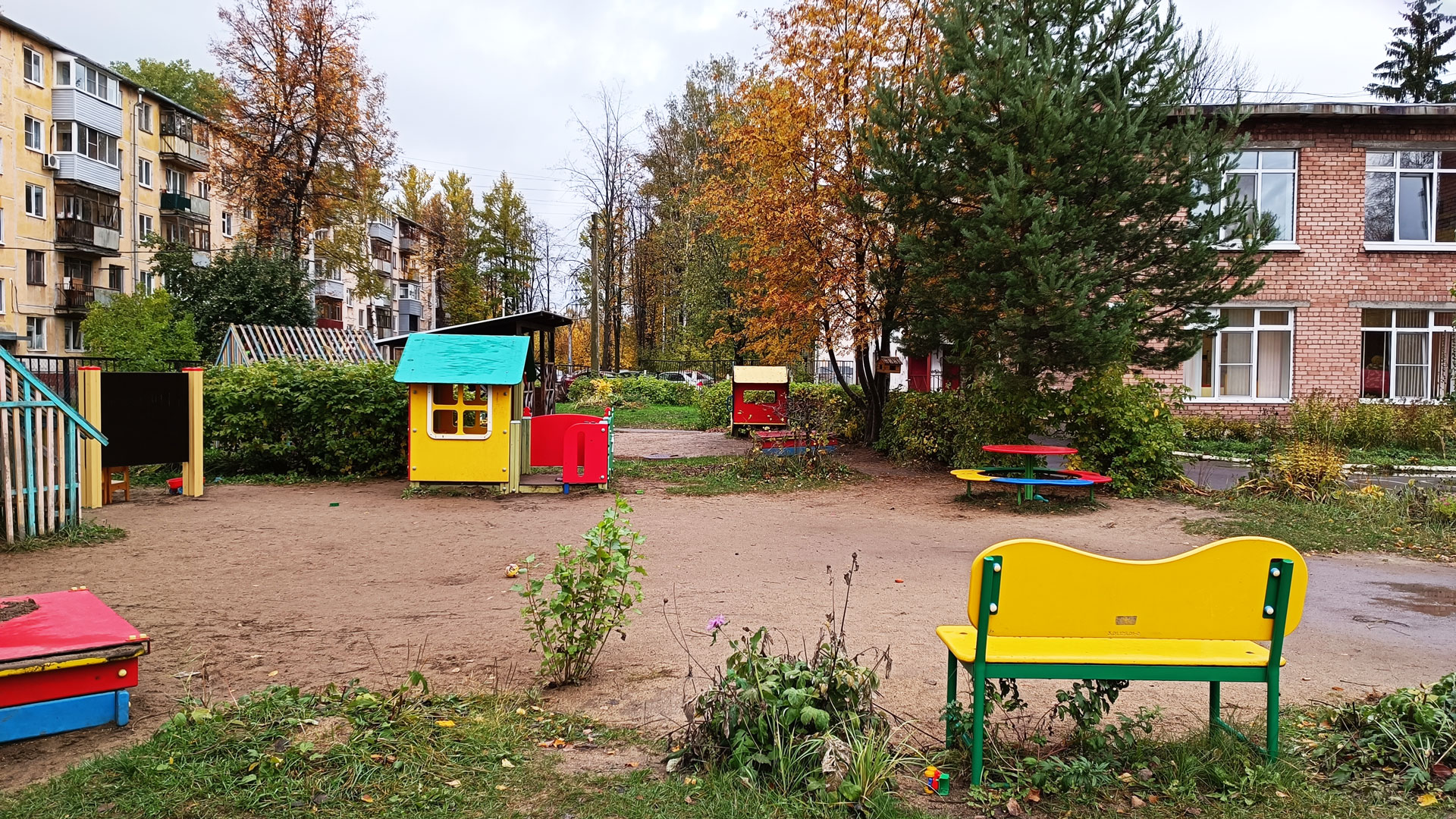 Детский сад 31 Ярославль: игровые площадки (Автозаводская, 89а).