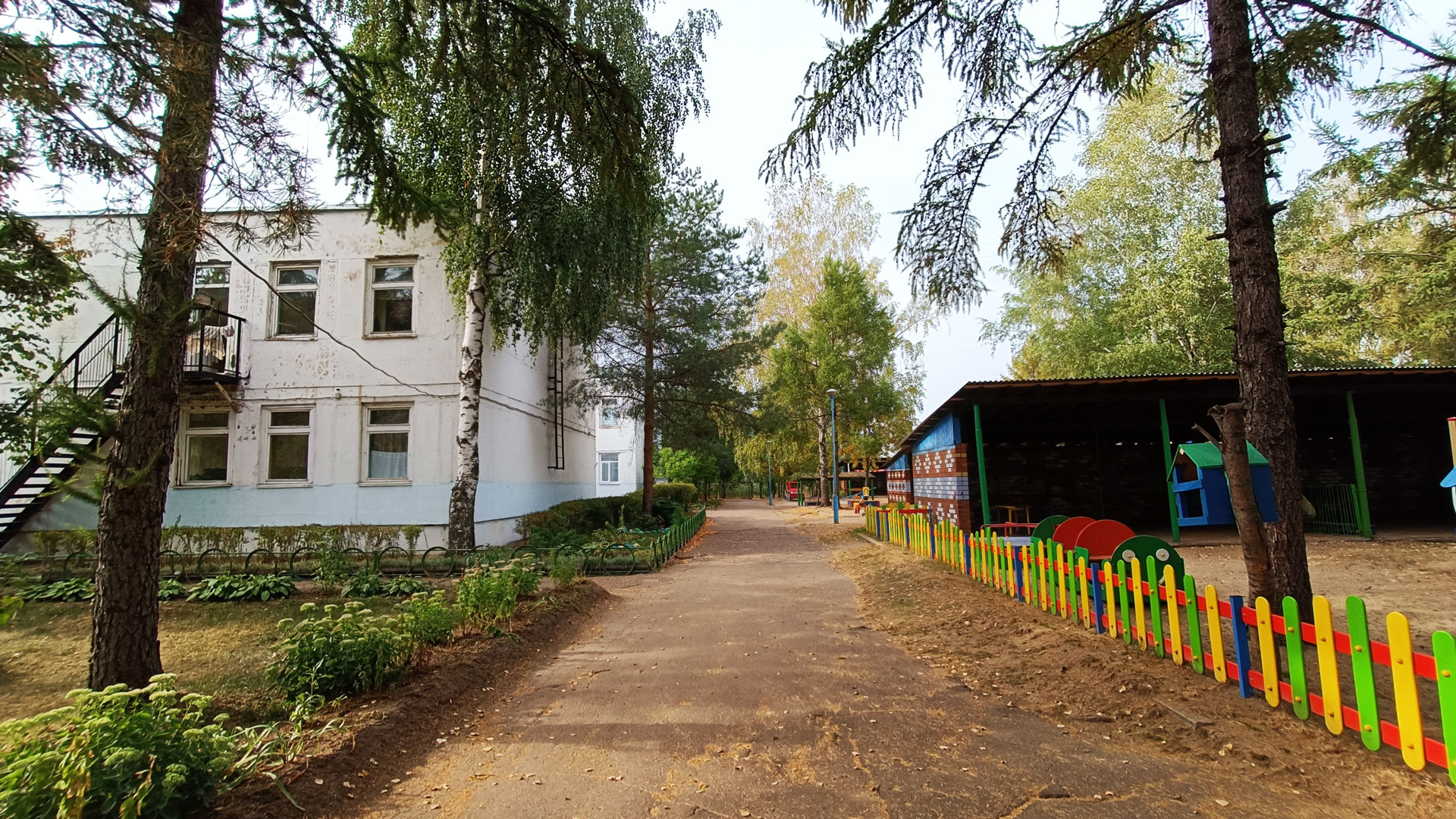 Детский сад 42 «Родничок» ЯМР: общий вид здания.